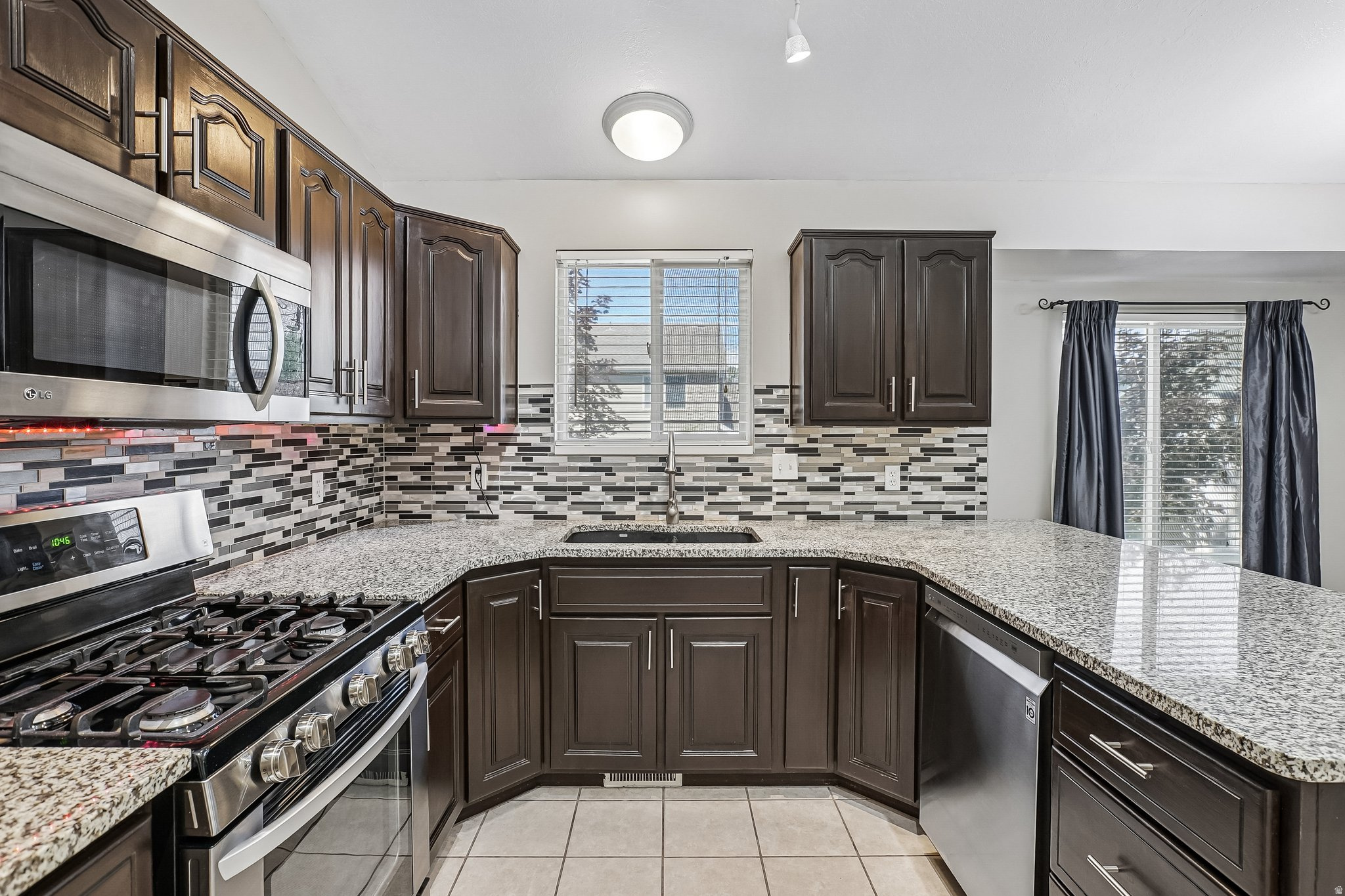 ANTELOPE HILL - Residential