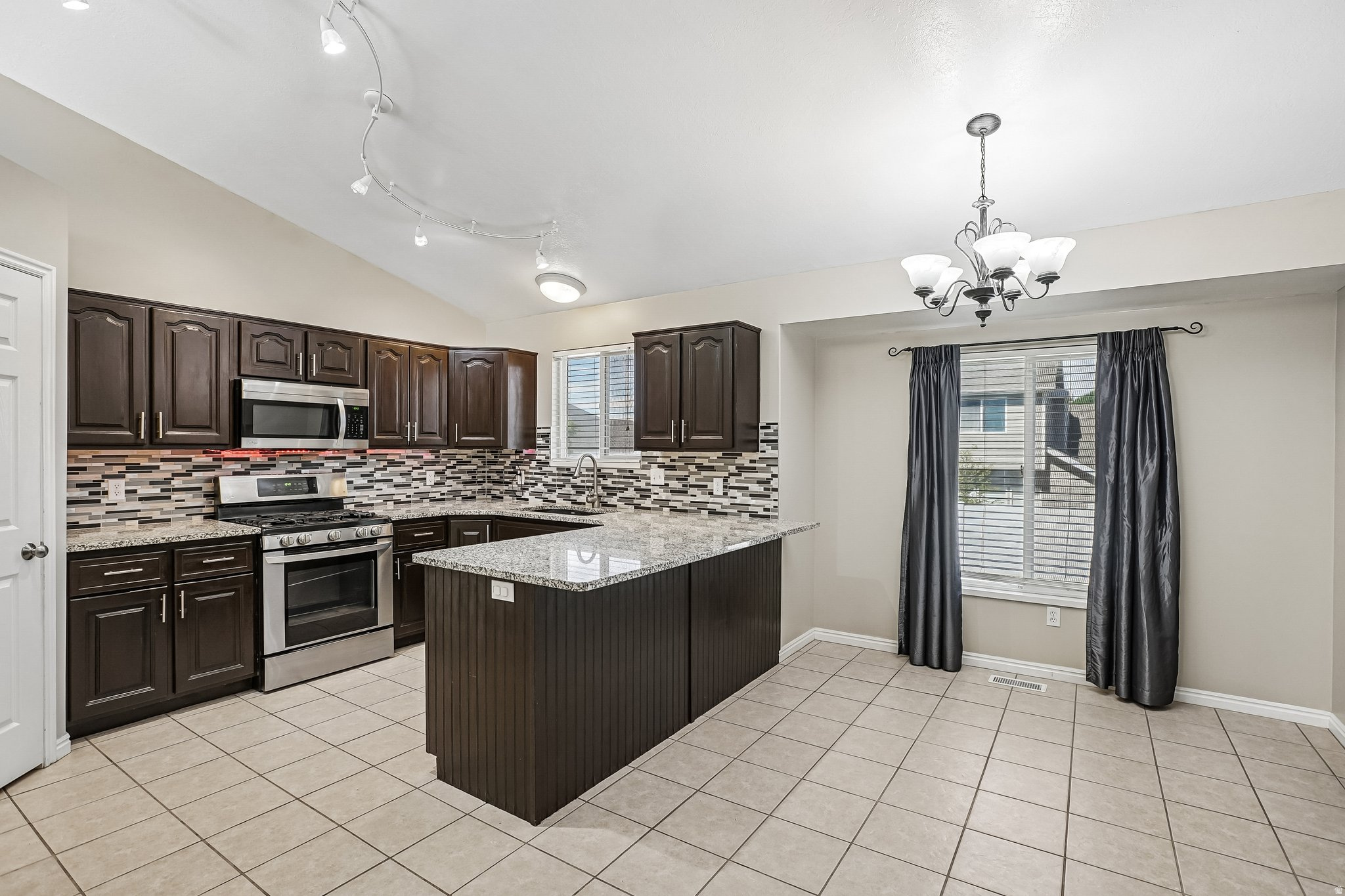 ANTELOPE HILL - Residential