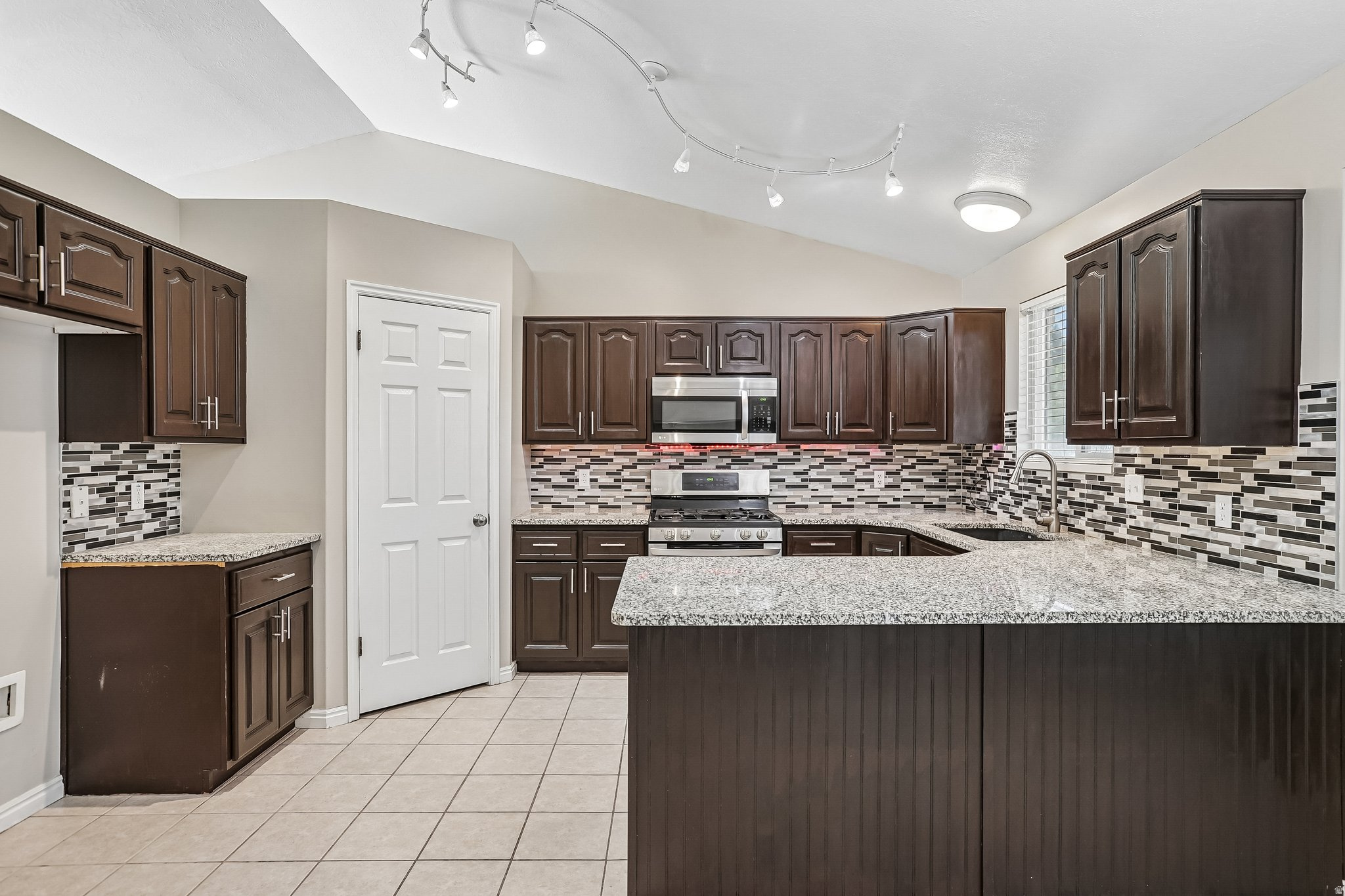 ANTELOPE HILL - Residential