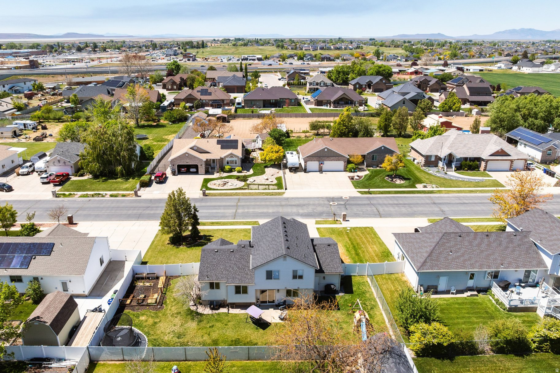 HUCKLEBERRY - Residential