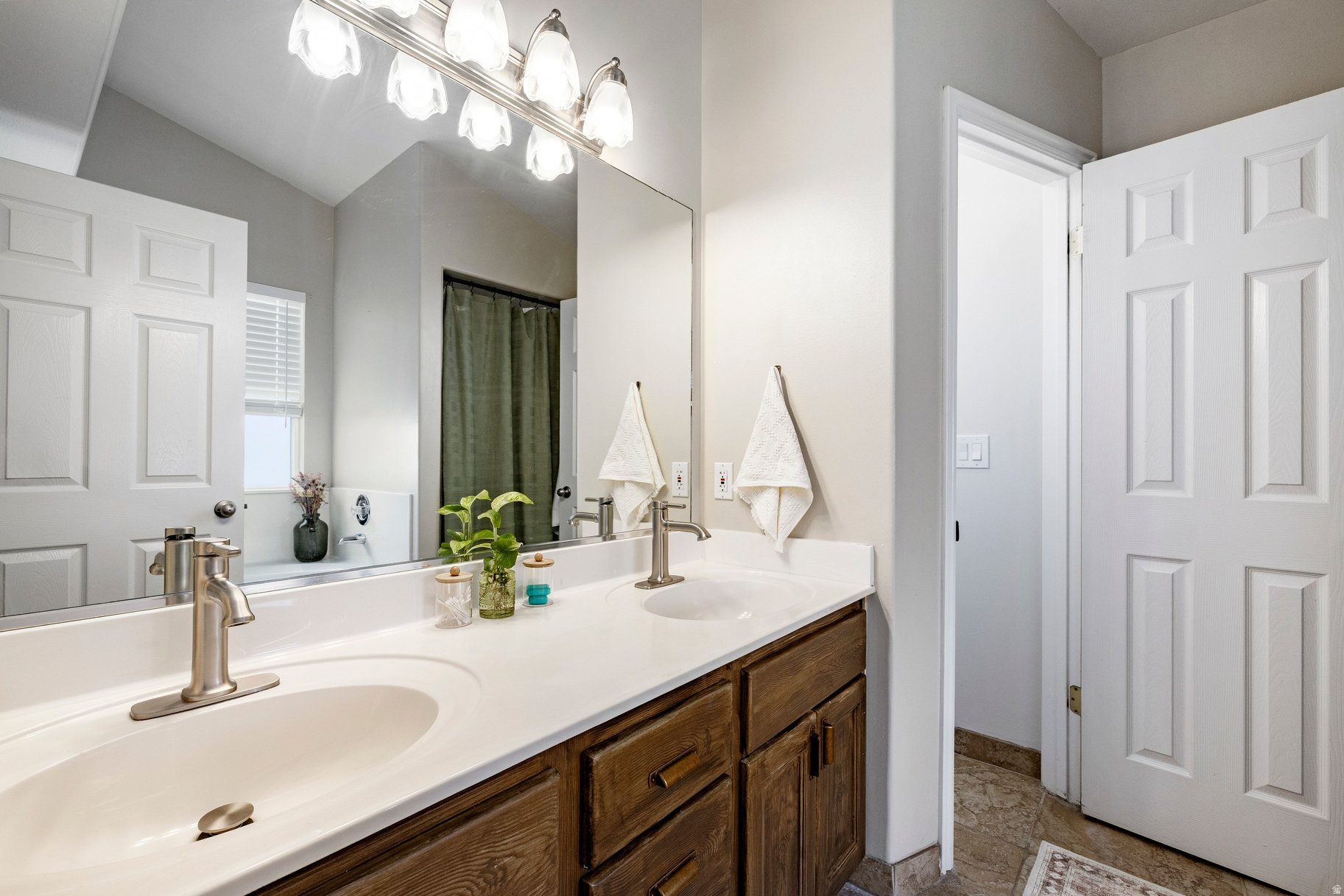 HUCKLEBERRY - Residential