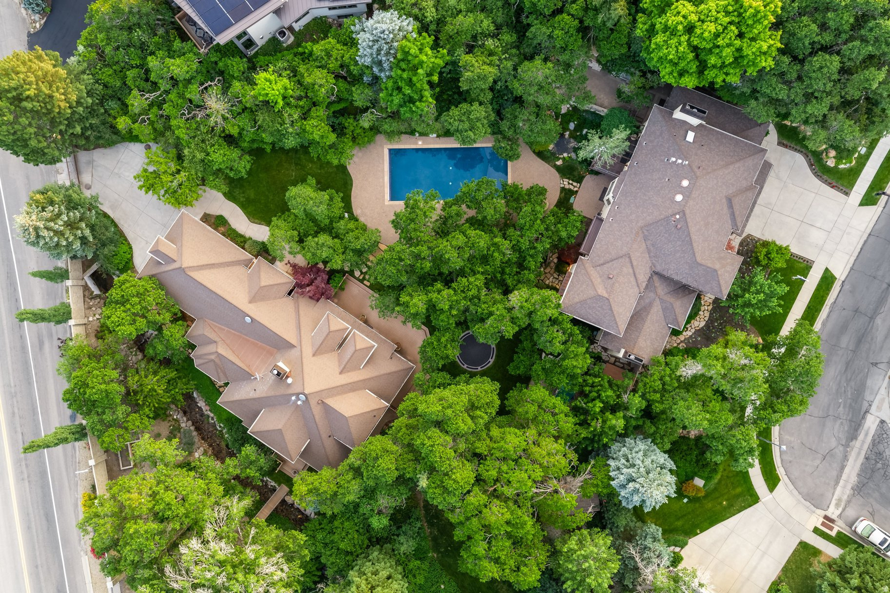 HIDDEN OAKS - Residential