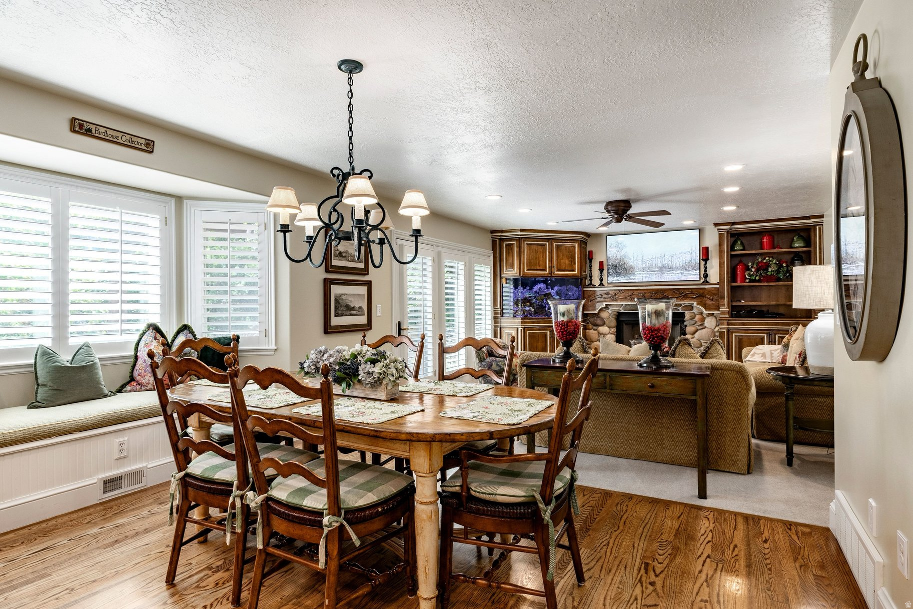 HIDDEN OAKS - Residential