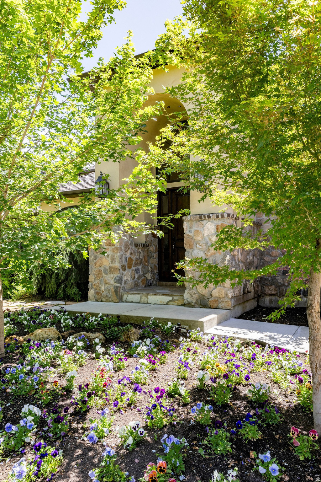 HIDDEN OAKS - Residential