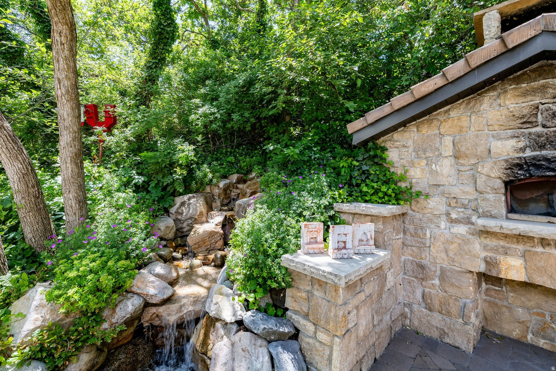 HIDDEN OAKS - Residential