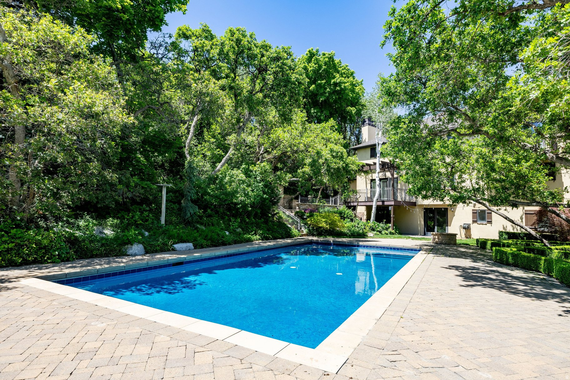 HIDDEN OAKS - Residential