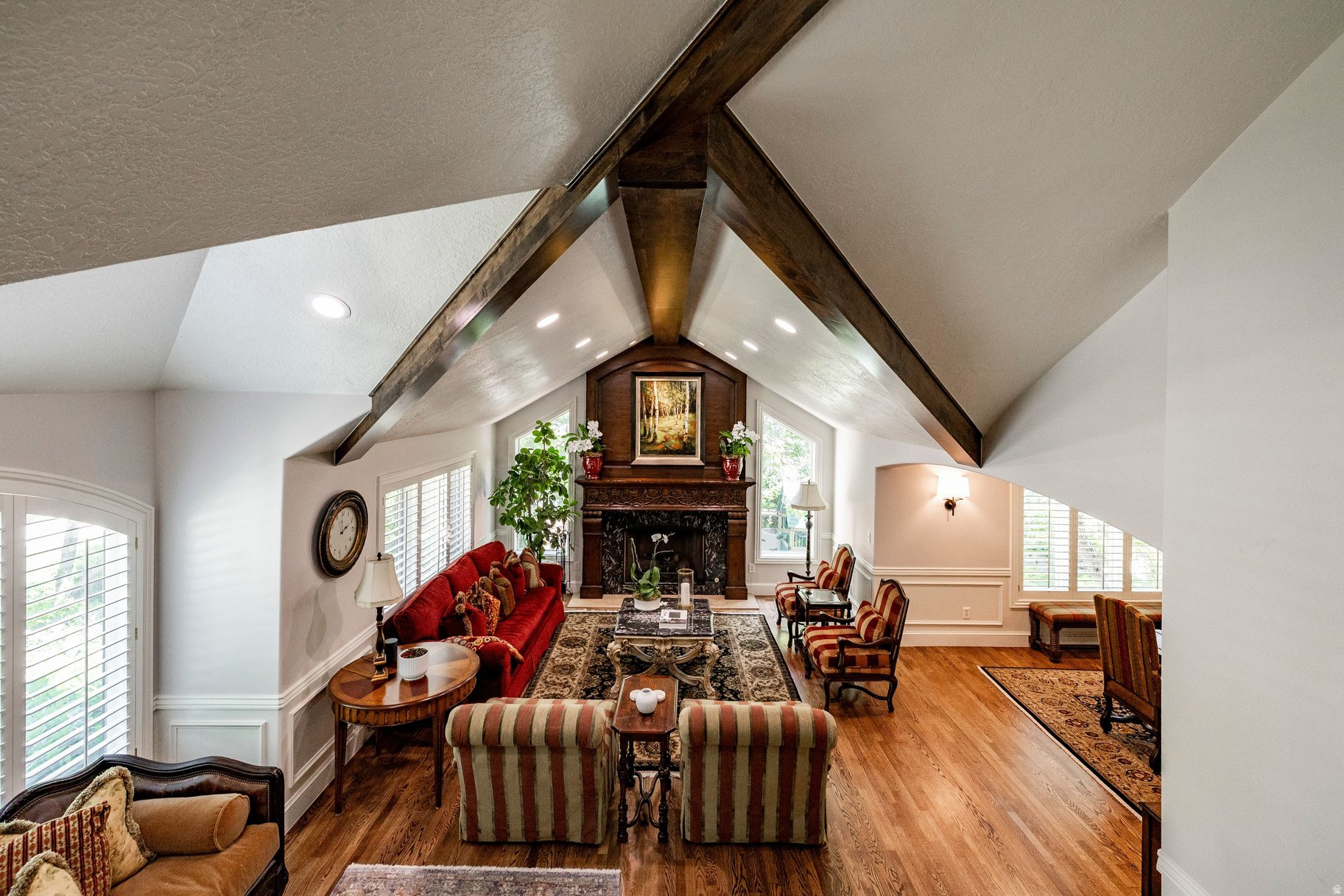 HIDDEN OAKS - Residential