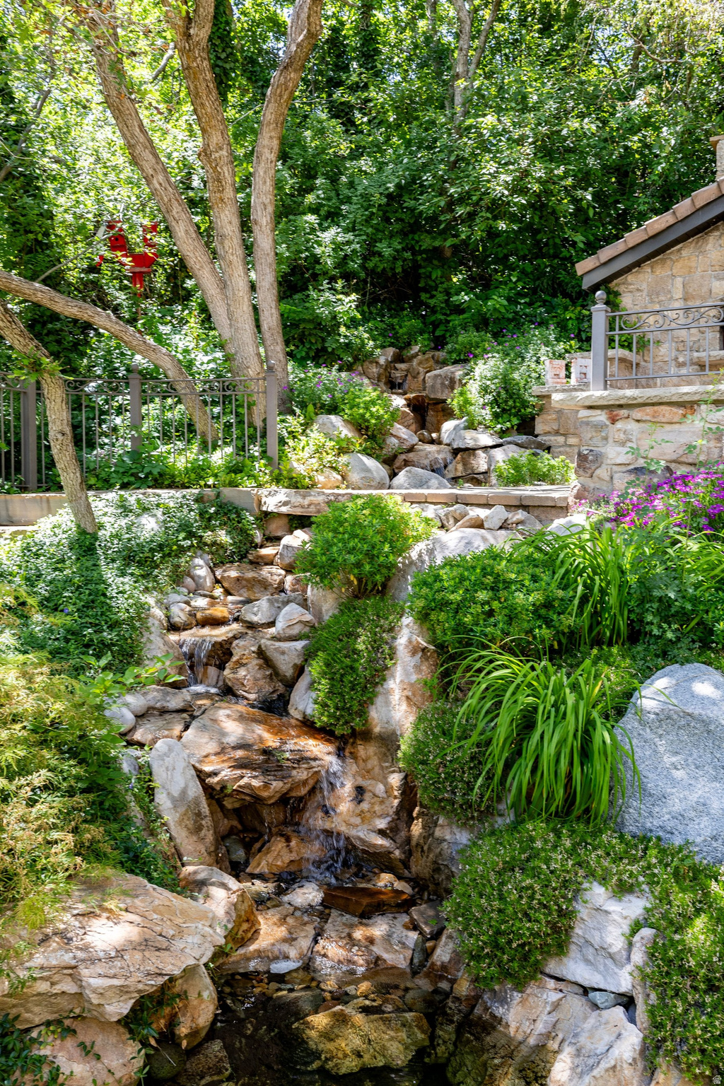 HIDDEN OAKS - Residential