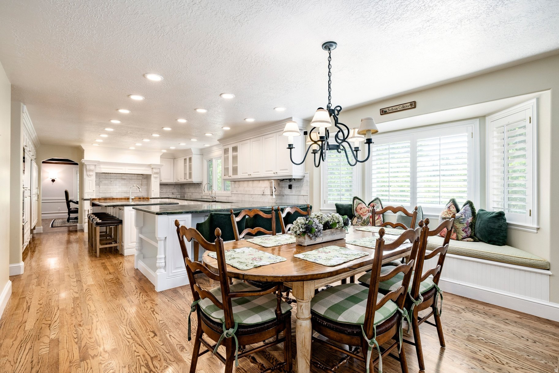 HIDDEN OAKS - Residential