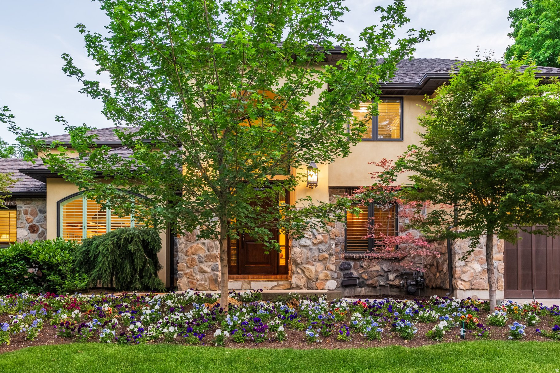 HIDDEN OAKS - Residential