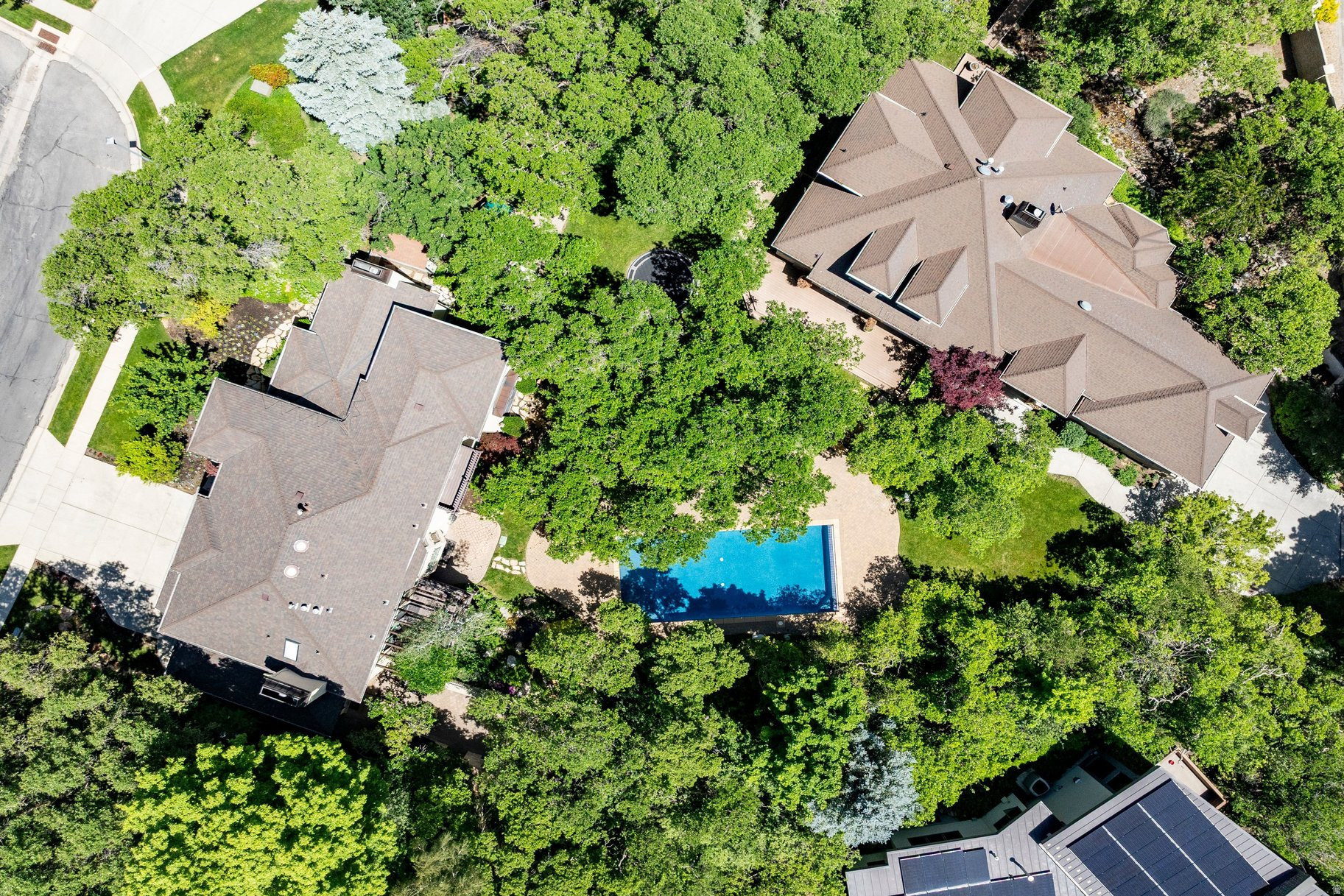 HIDDEN OAKS - Residential