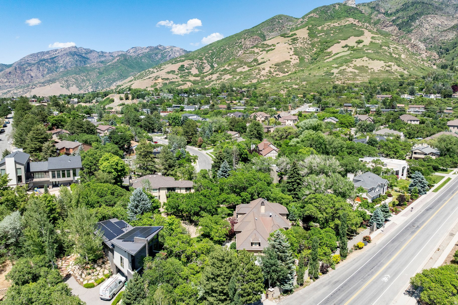 HIDDEN OAKS - Residential