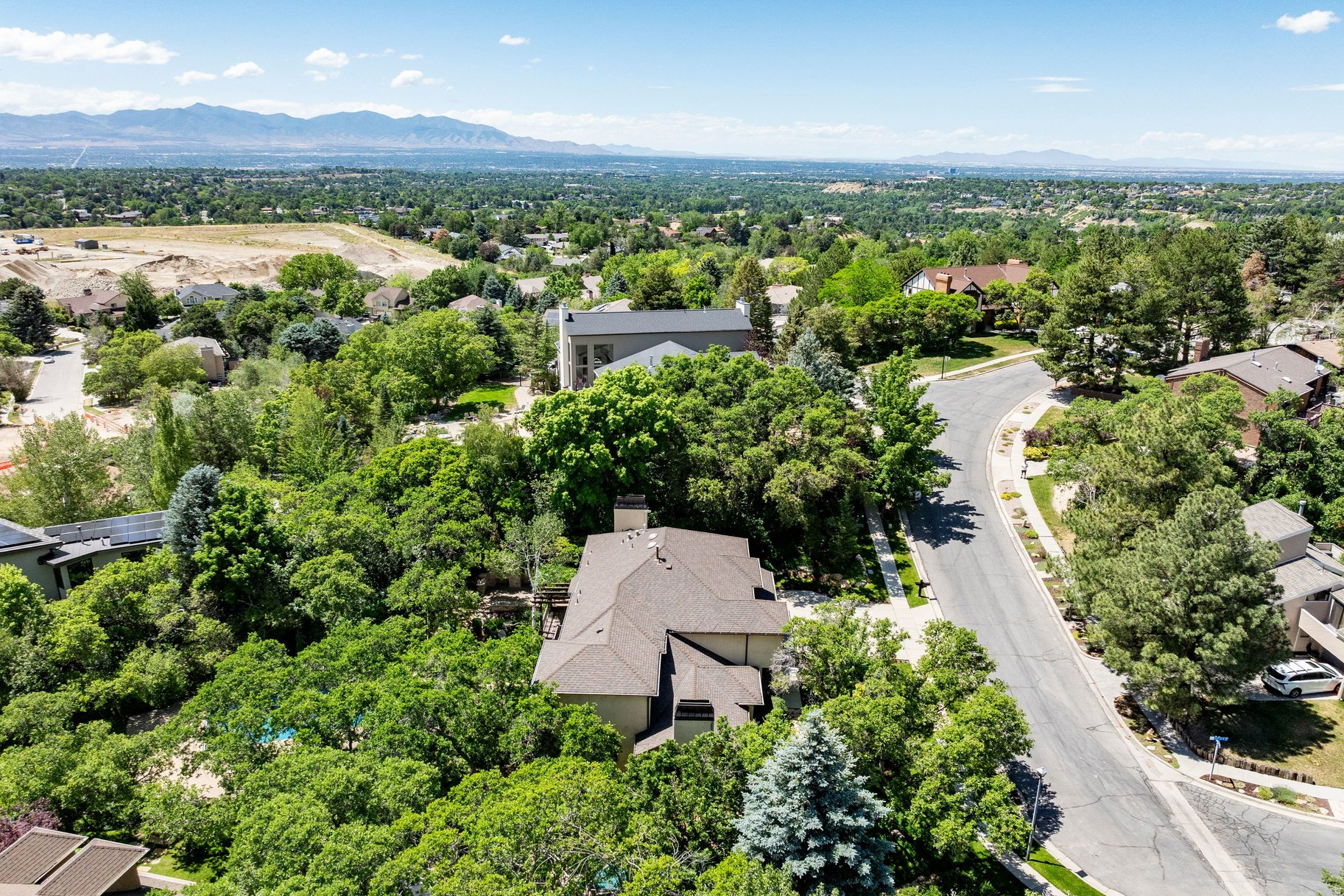 HIDDEN OAKS - Residential