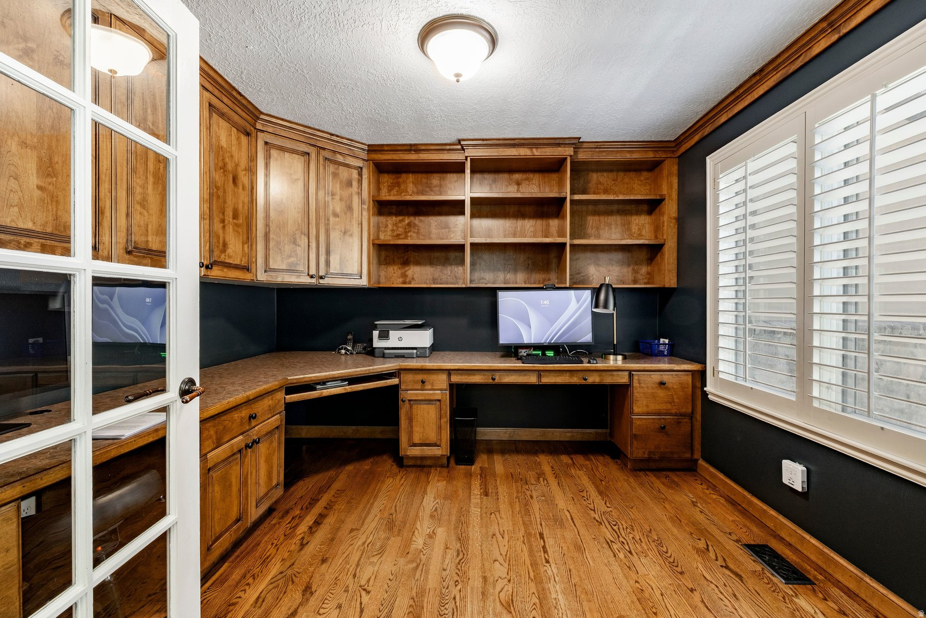 HIDDEN OAKS - Residential