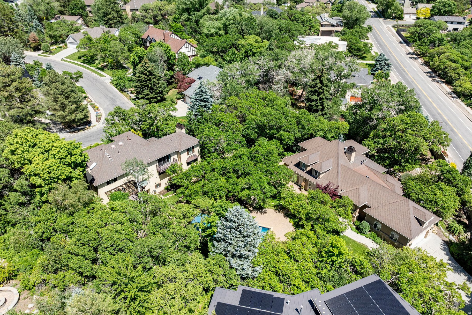 HIDDEN OAKS - Residential