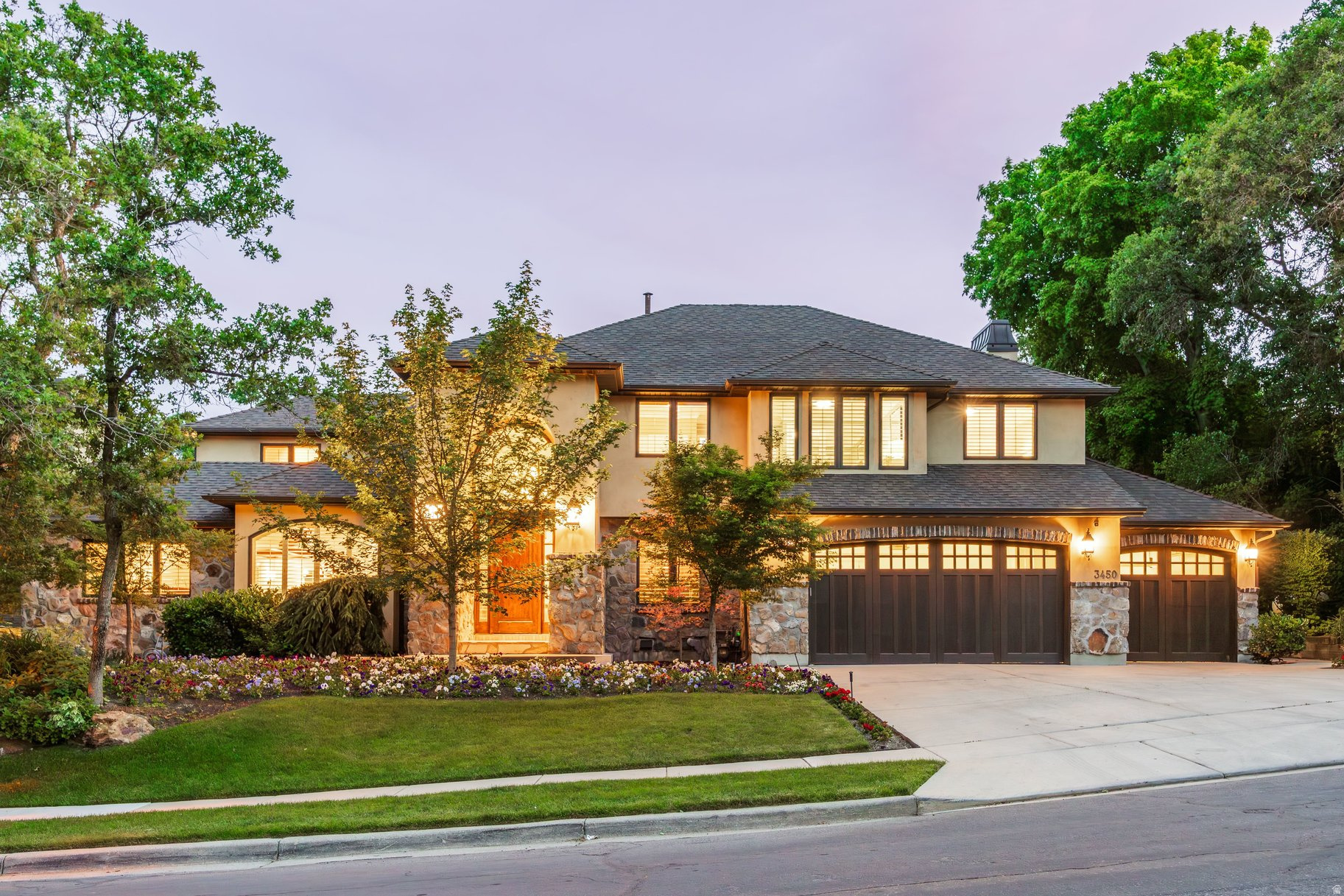HIDDEN OAKS - Residential