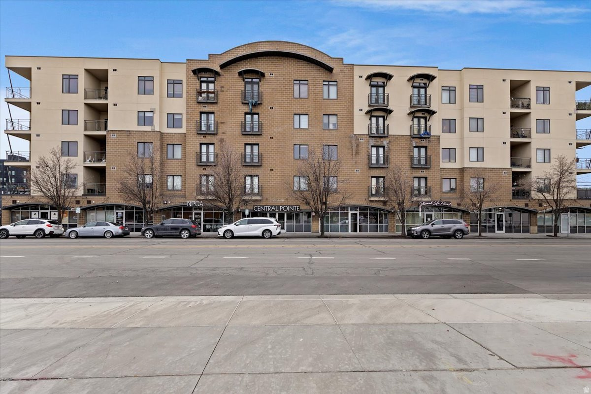 CENTRAL POINTE - Residential