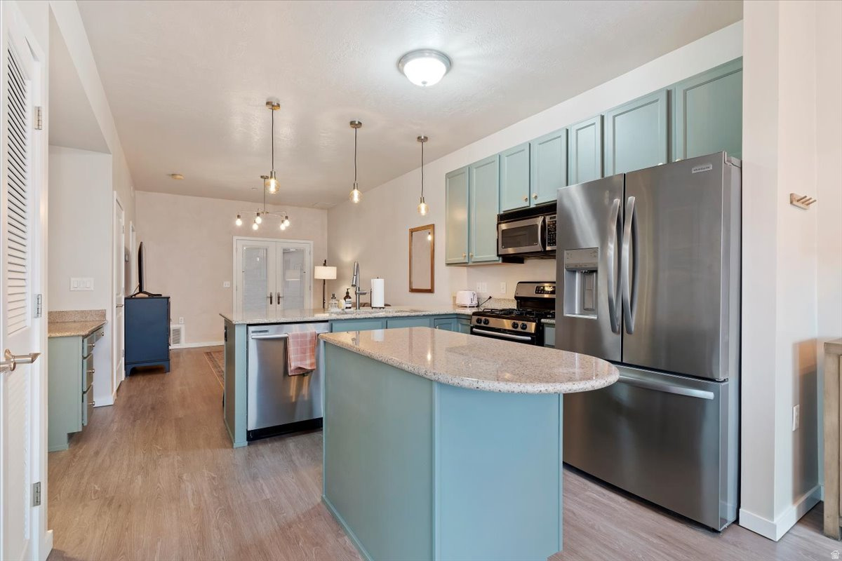 CENTRAL POINTE - Residential