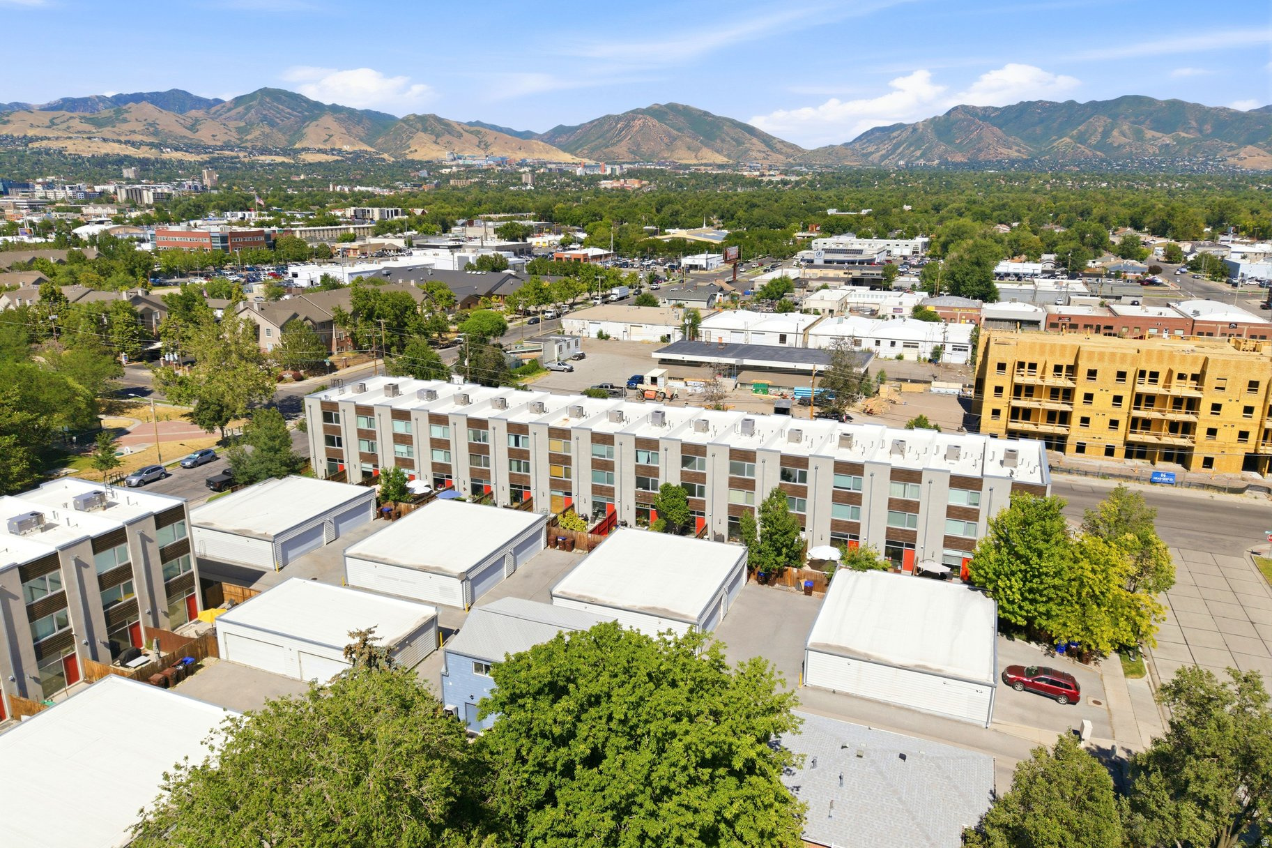 ROWHAUS CONDO - Residential