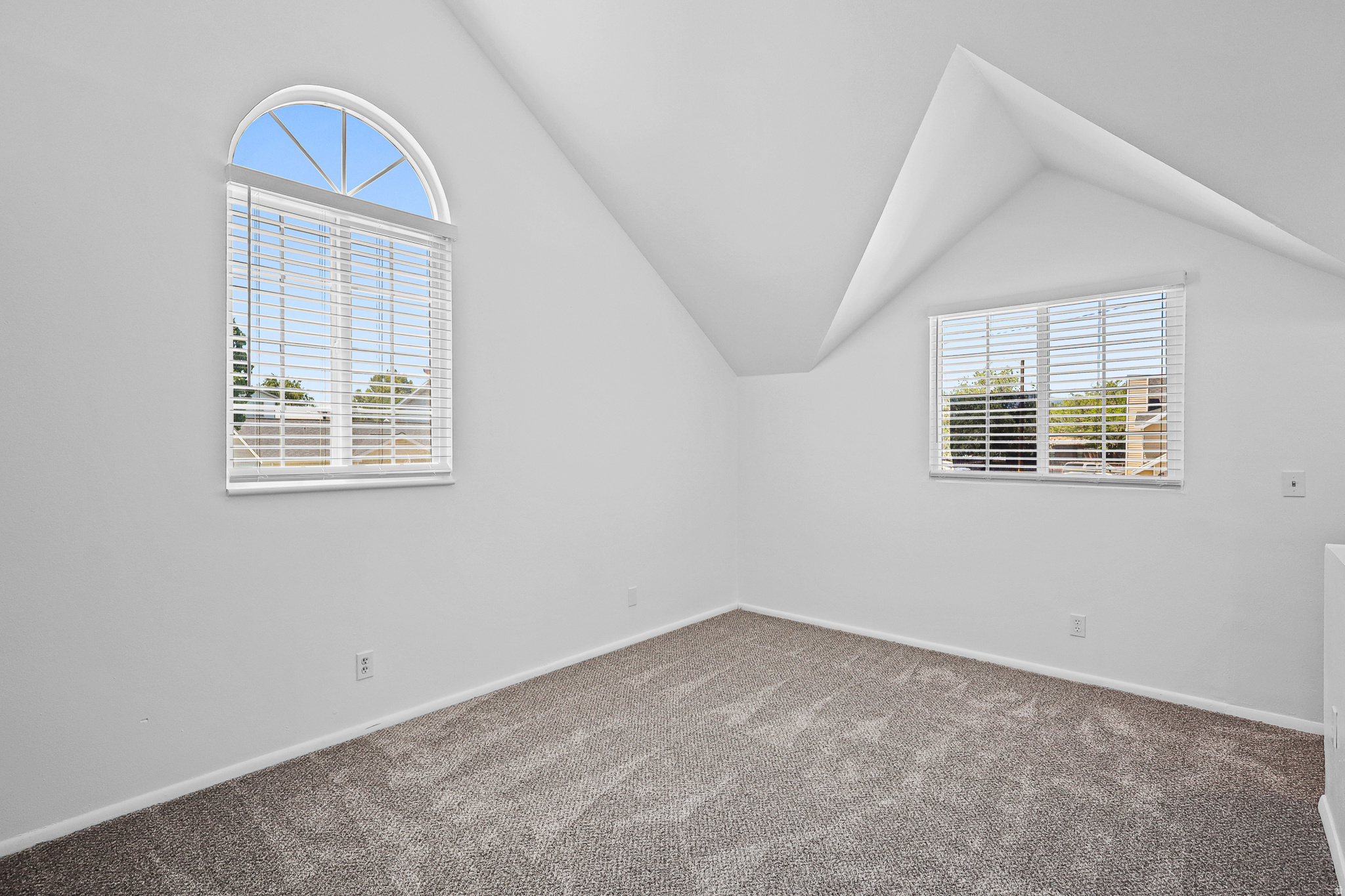 ST ANDREWS PARK CONDO - Residential
