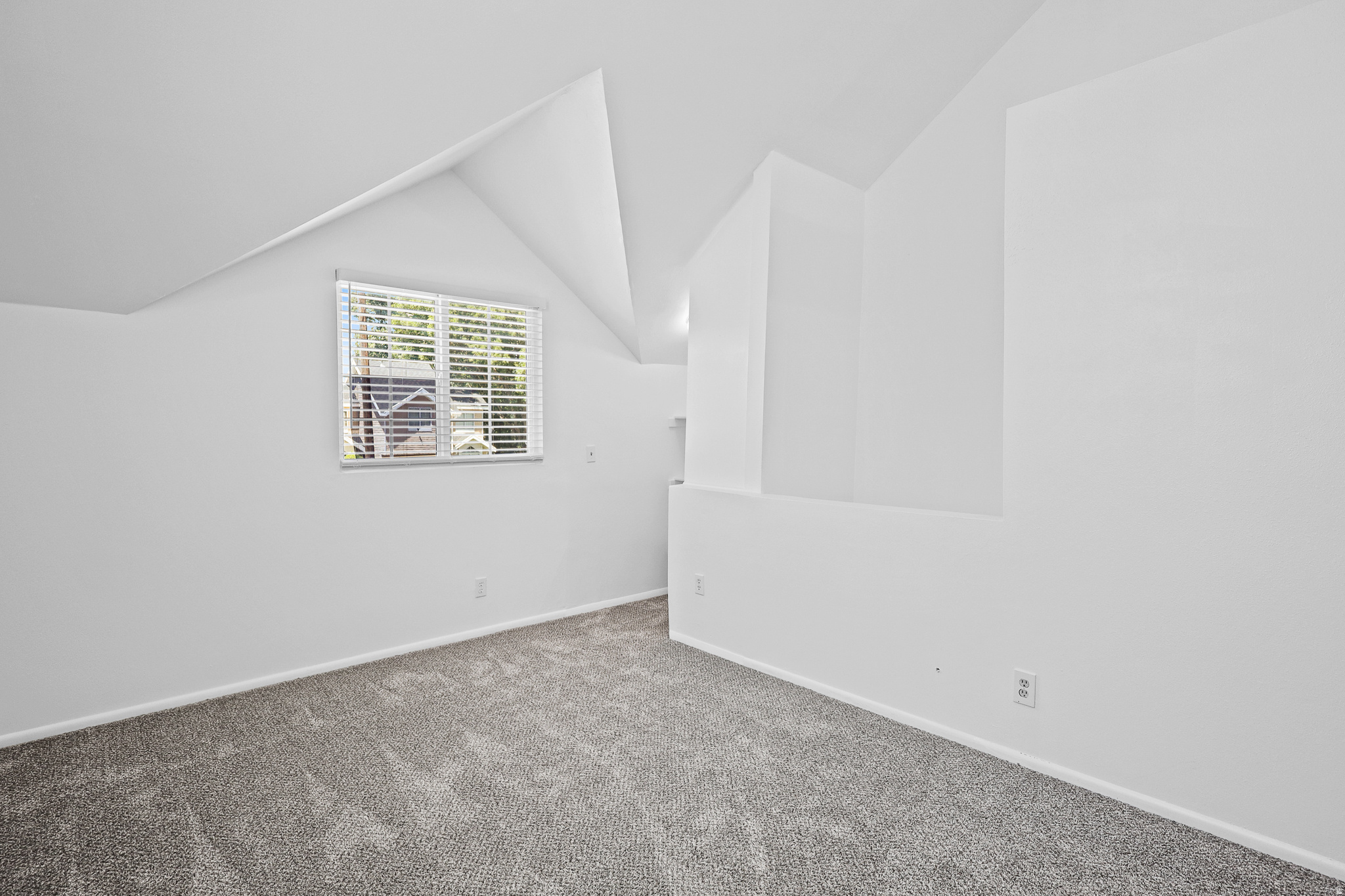 ST ANDREWS PARK CONDO - Residential