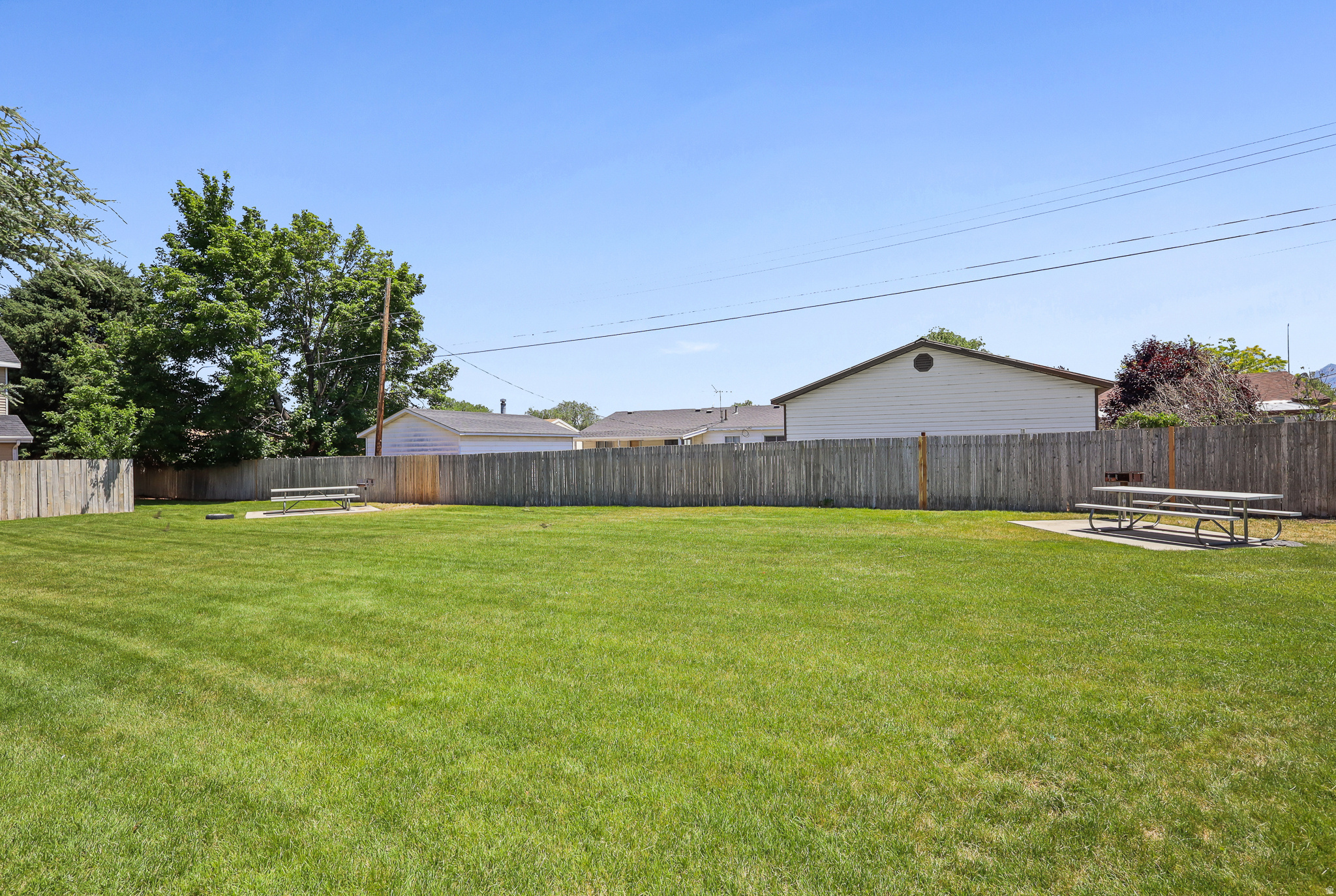 ST ANDREWS PARK CONDO - Residential