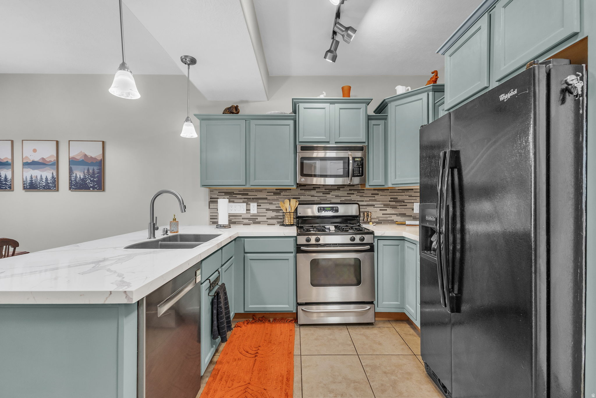 FARMINGTON CROSSING - Residential
