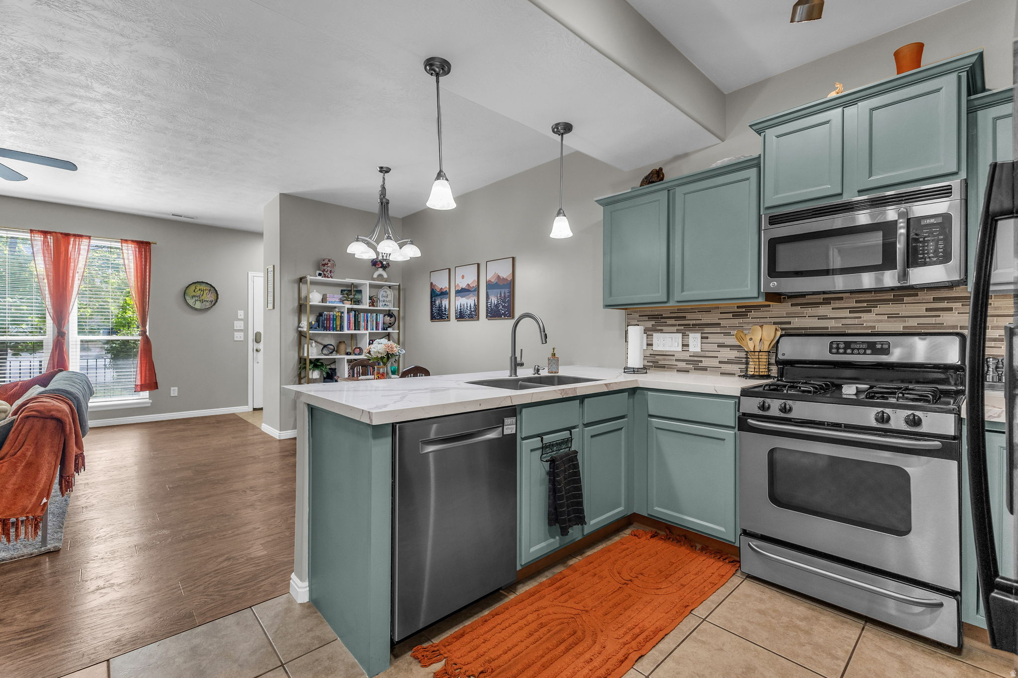 FARMINGTON CROSSING - Residential