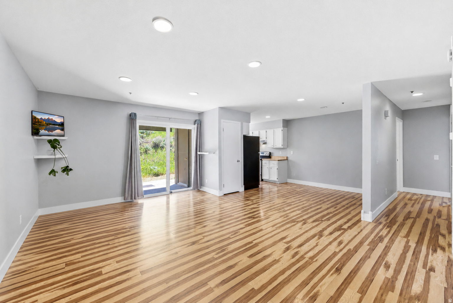 IRONHORSE CONDOMINIUM - Residential