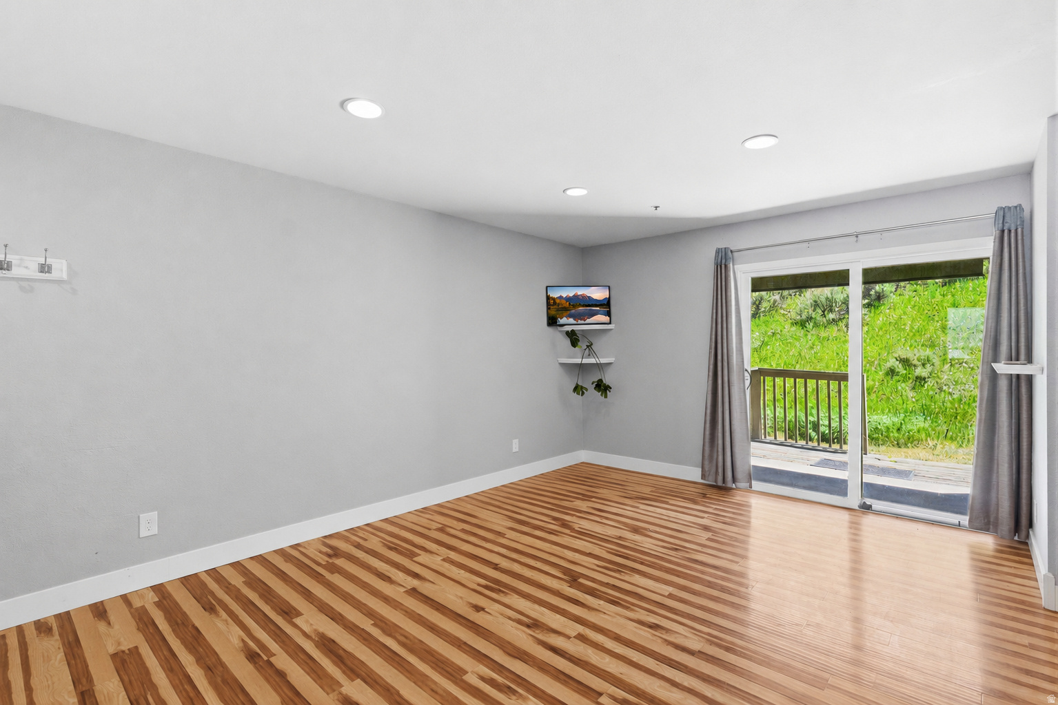 IRONHORSE CONDOMINIUM - Residential