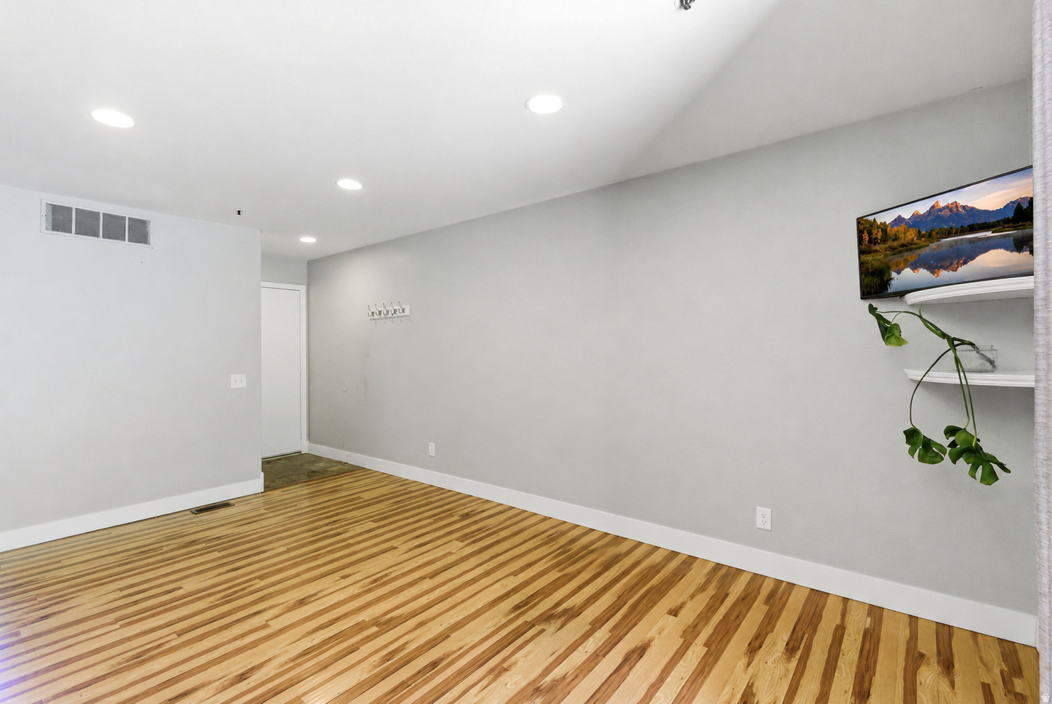 IRONHORSE CONDOMINIUM - Residential