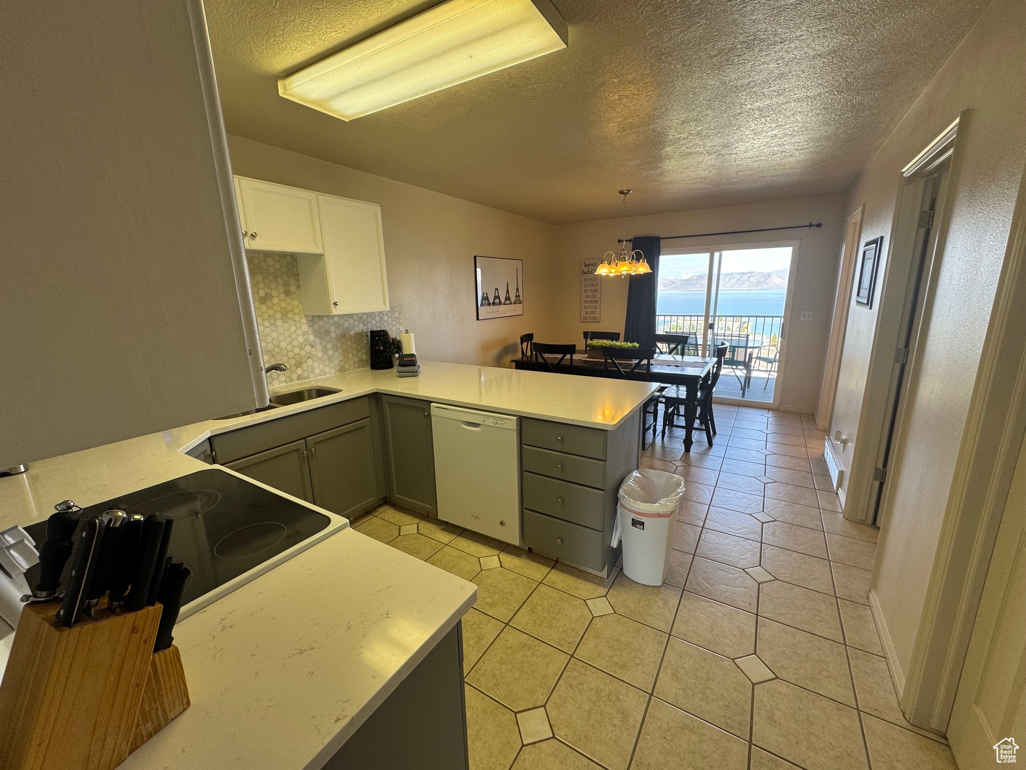 HARBOR VILLAGE - Residential