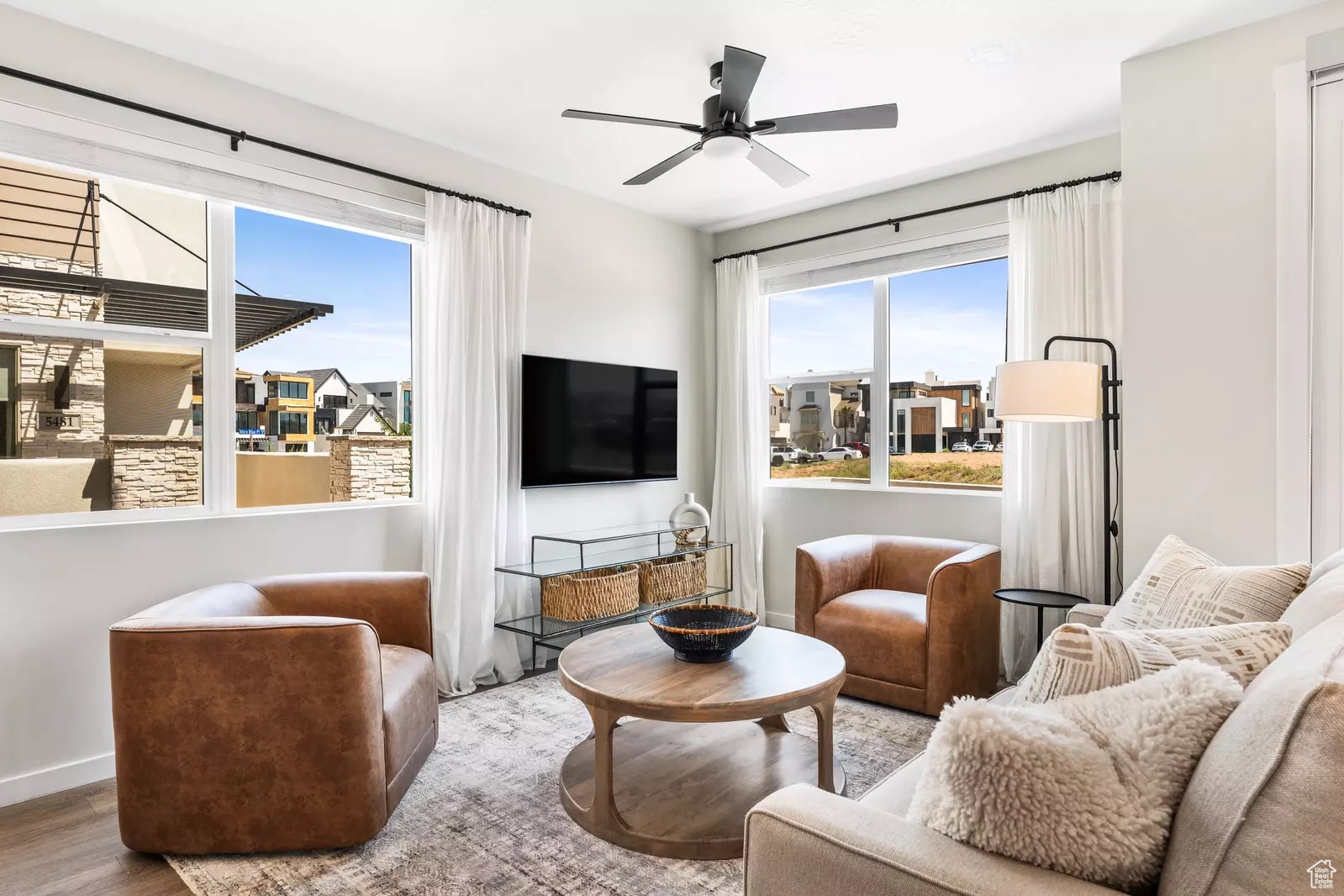 DESERT COLOR - Residential