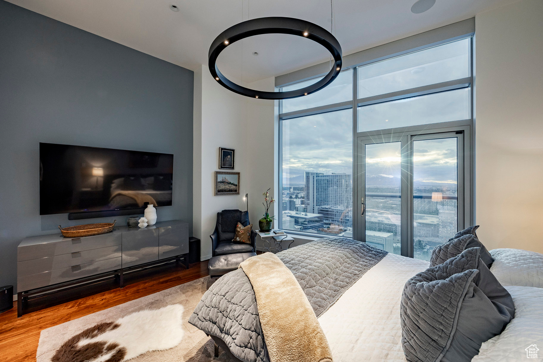 REGENT AT CITY CREEK - Residential