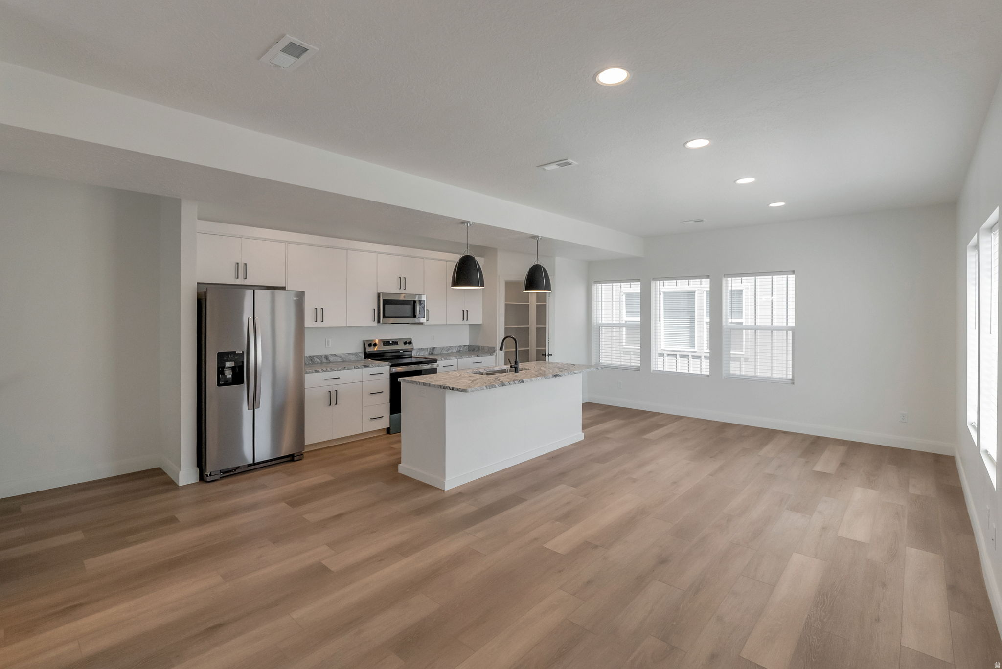 LAKE POINTE - Residential