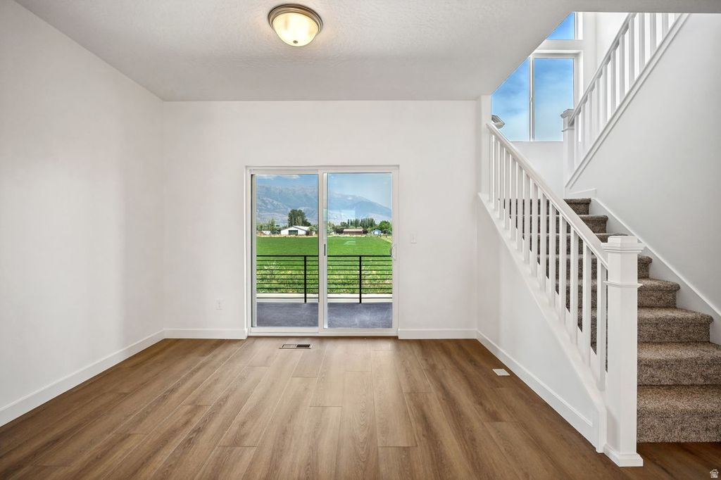 MEADOWBROOK - Residential