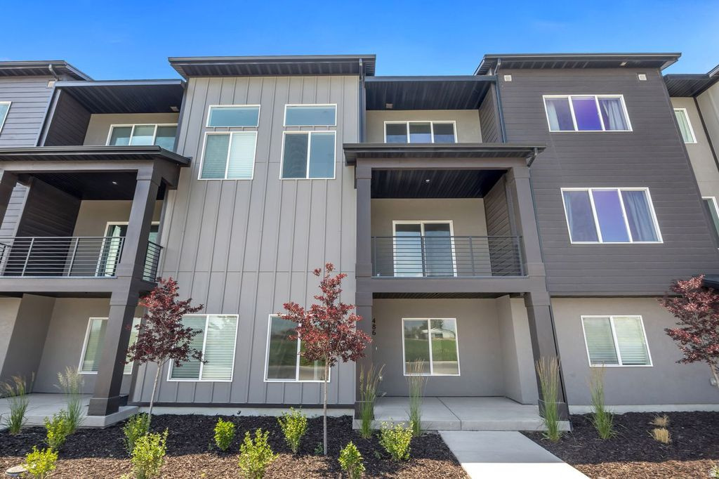 MEADOWBROOK - Residential