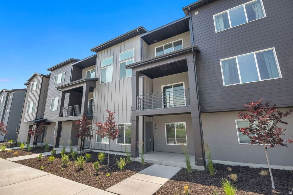 MEADOWBROOK - Residential