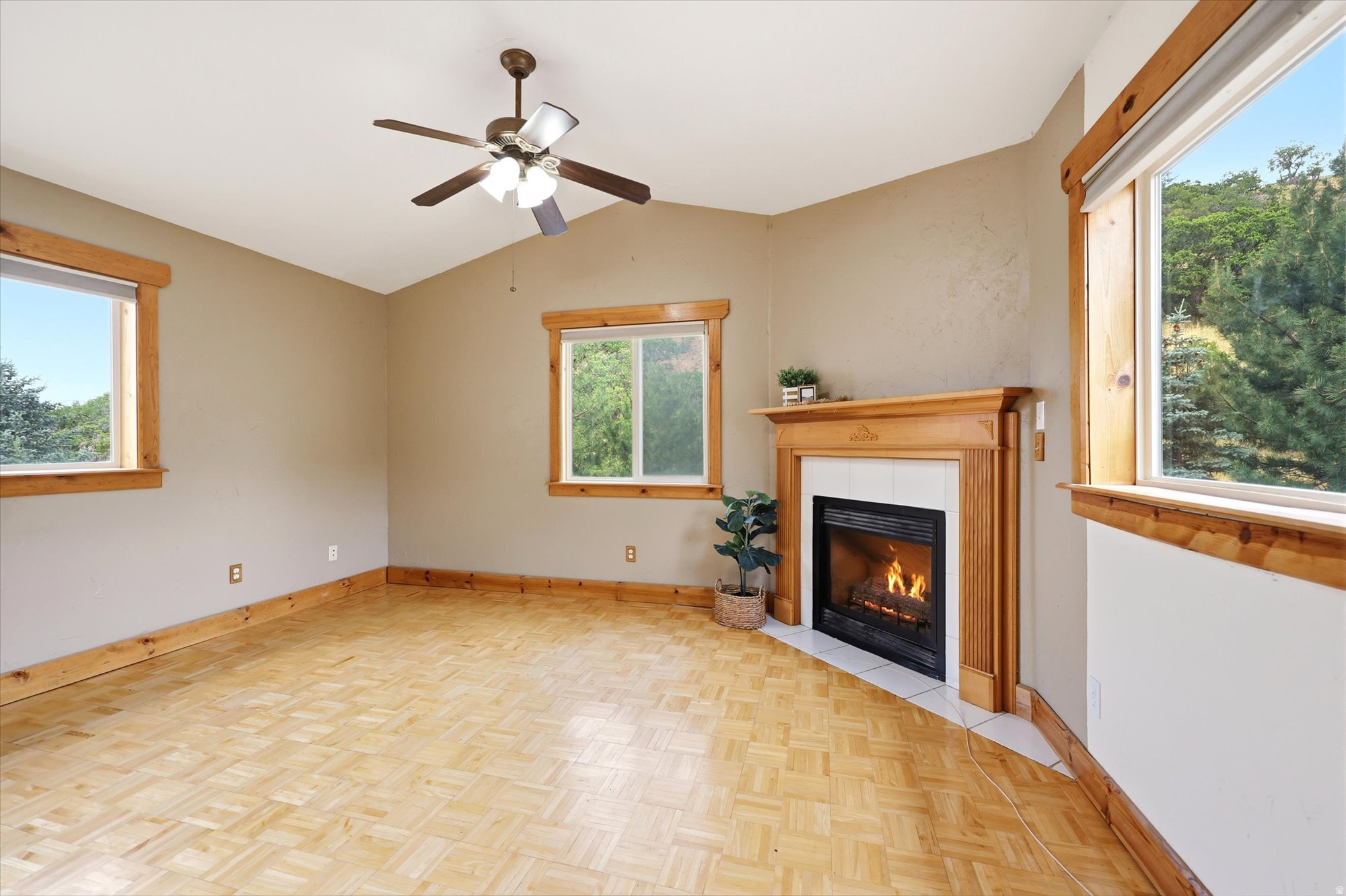LOAFER CANYON - Residential