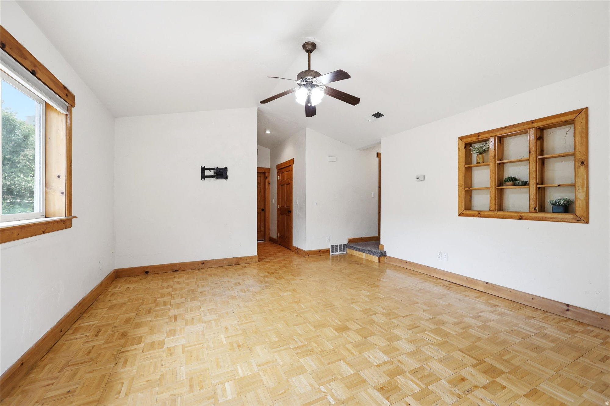 LOAFER CANYON - Residential