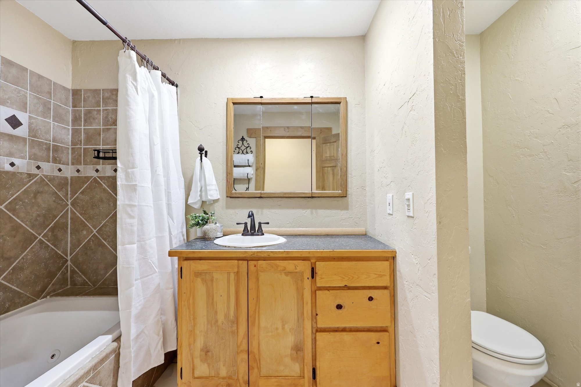 LOAFER CANYON - Residential