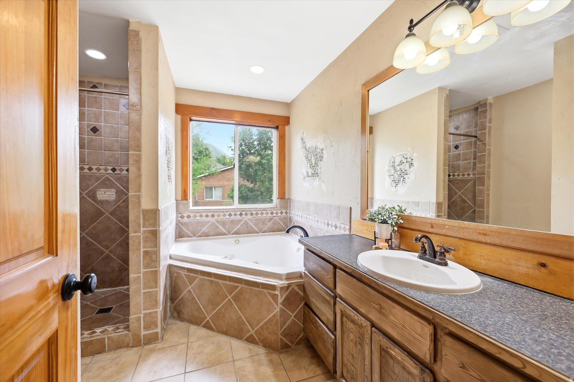 LOAFER CANYON - Residential