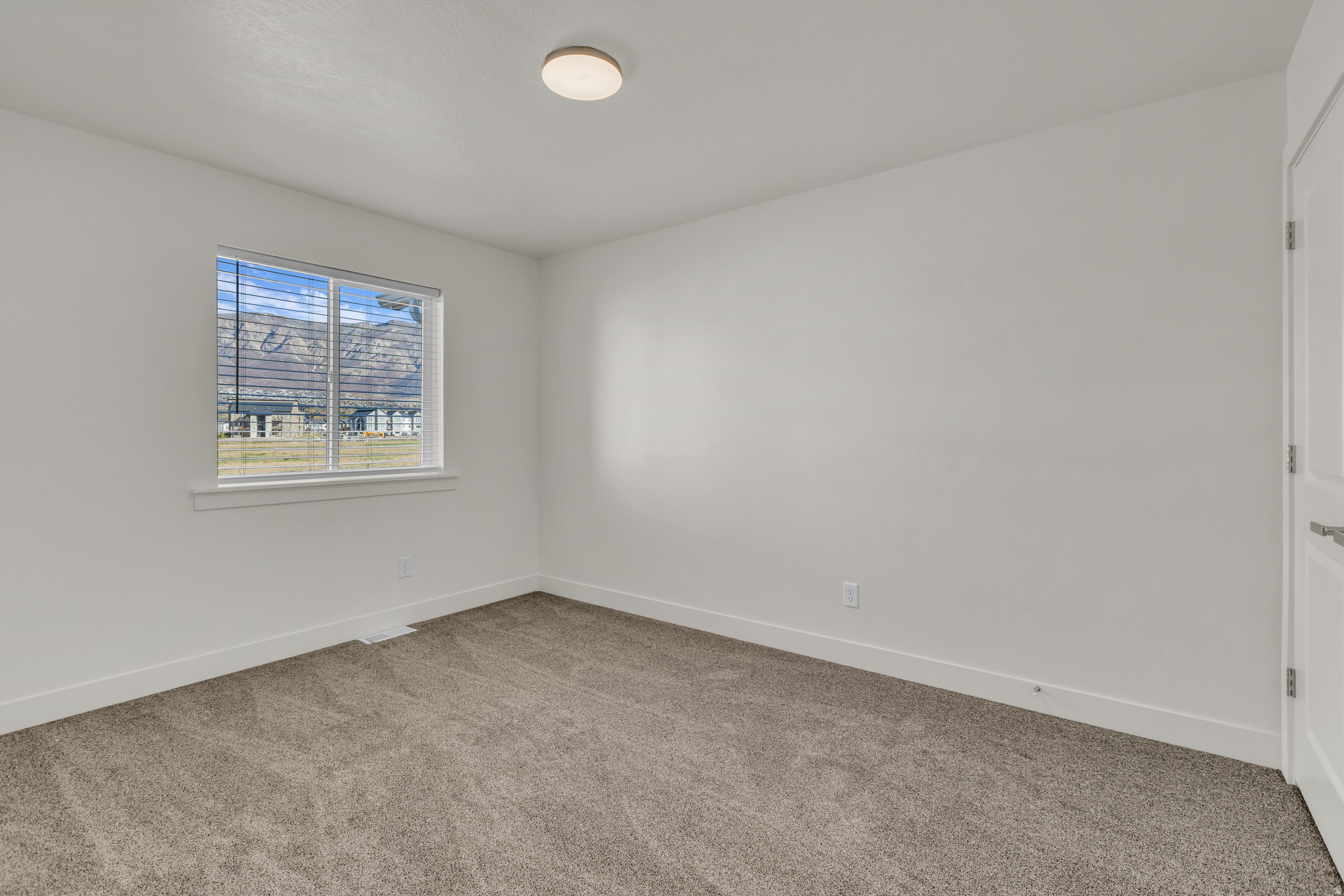 FREEDOM COURT - Residential