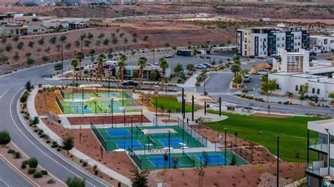 DESERT COLOR - Land