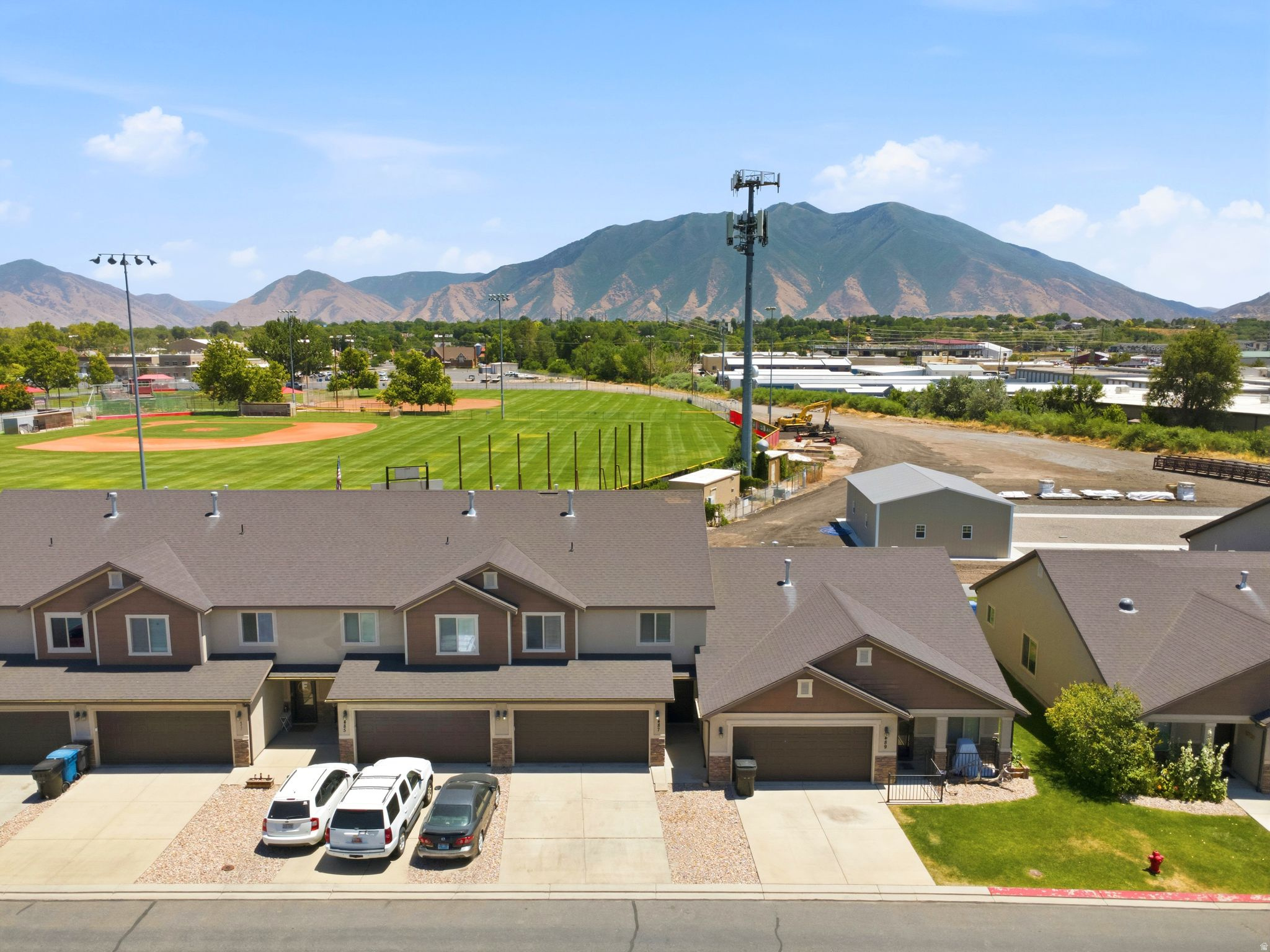 SPANISH TRAILS - Residential