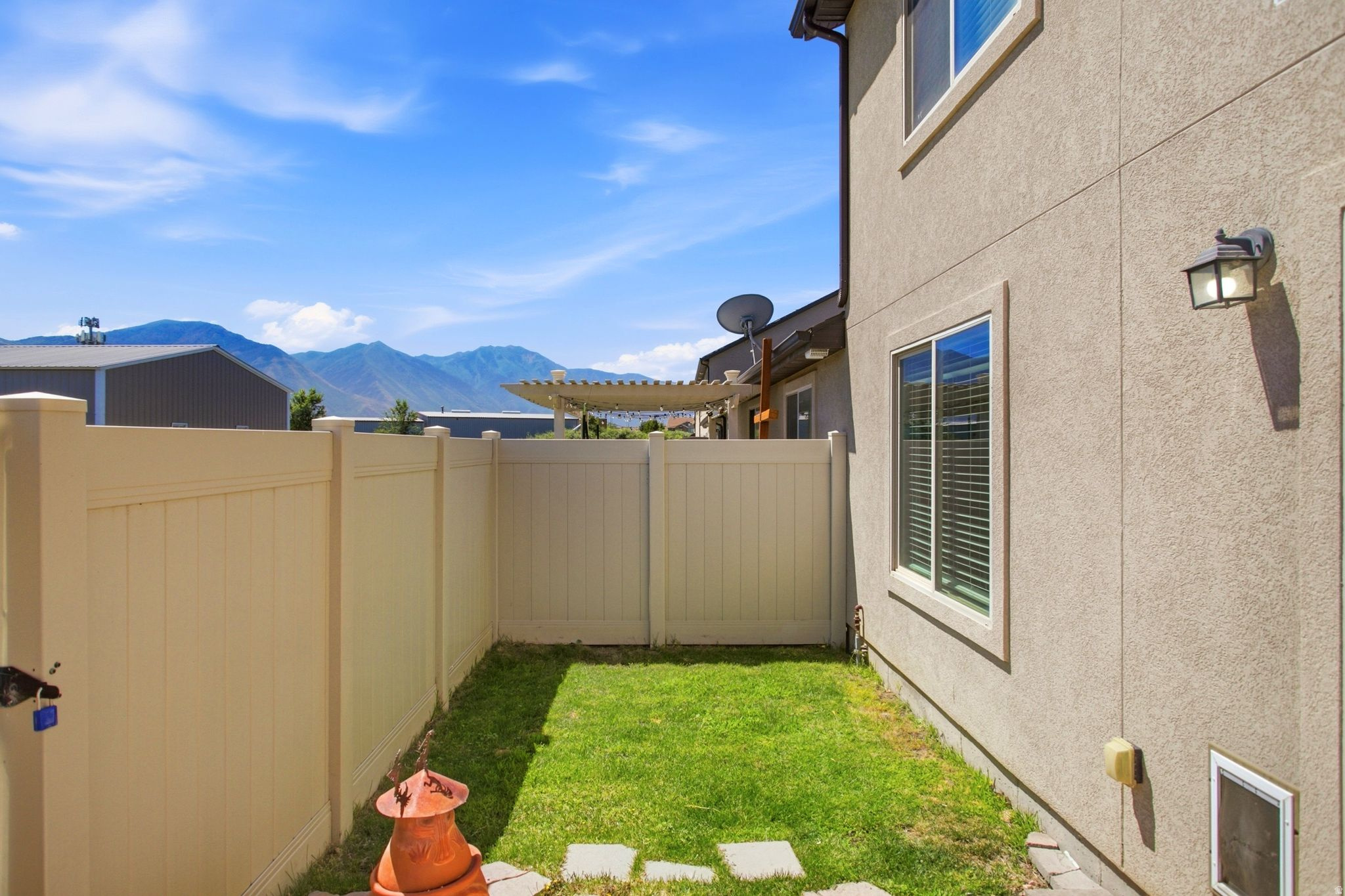 SPANISH TRAILS - Residential