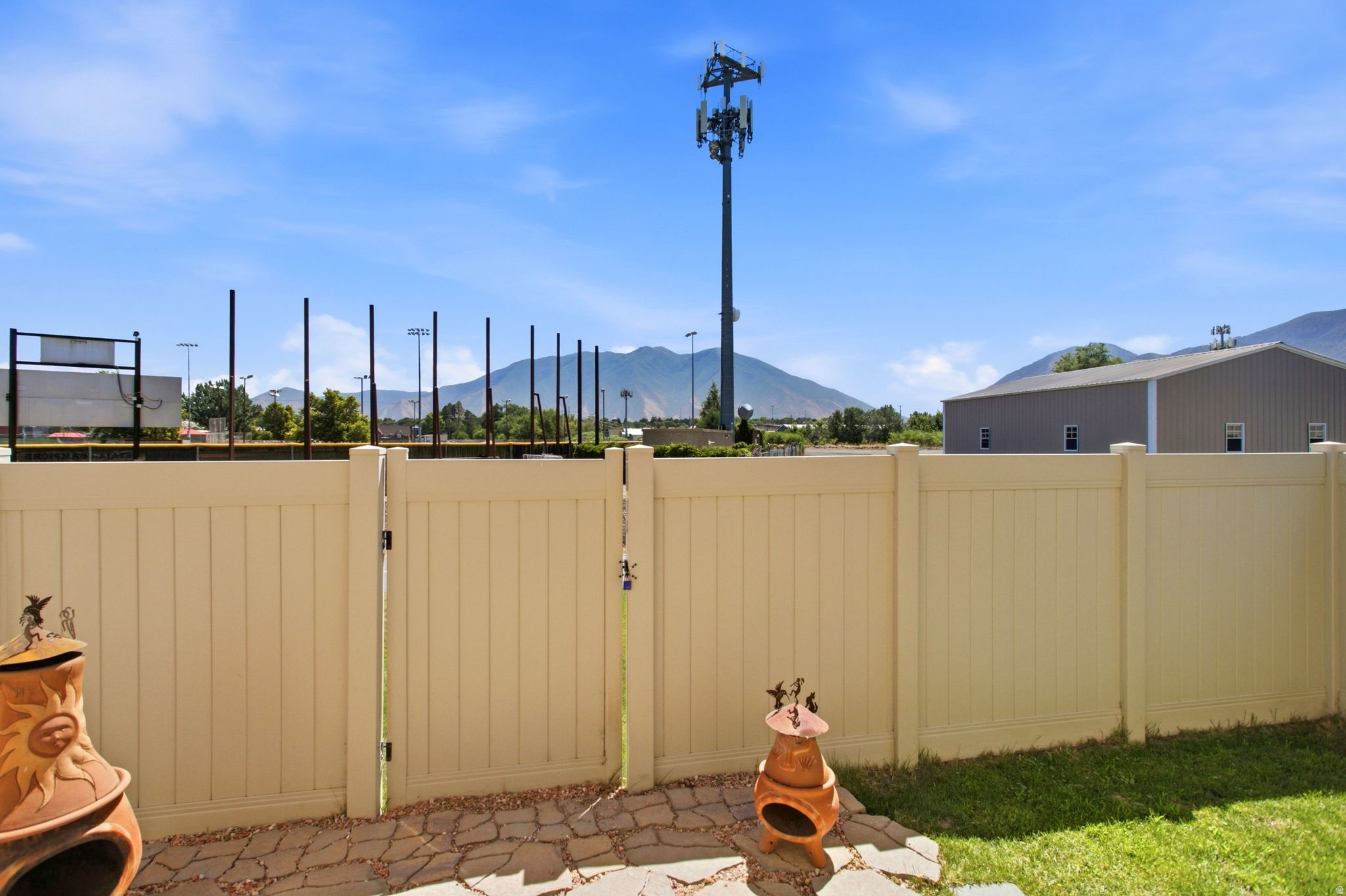 SPANISH TRAILS - Residential