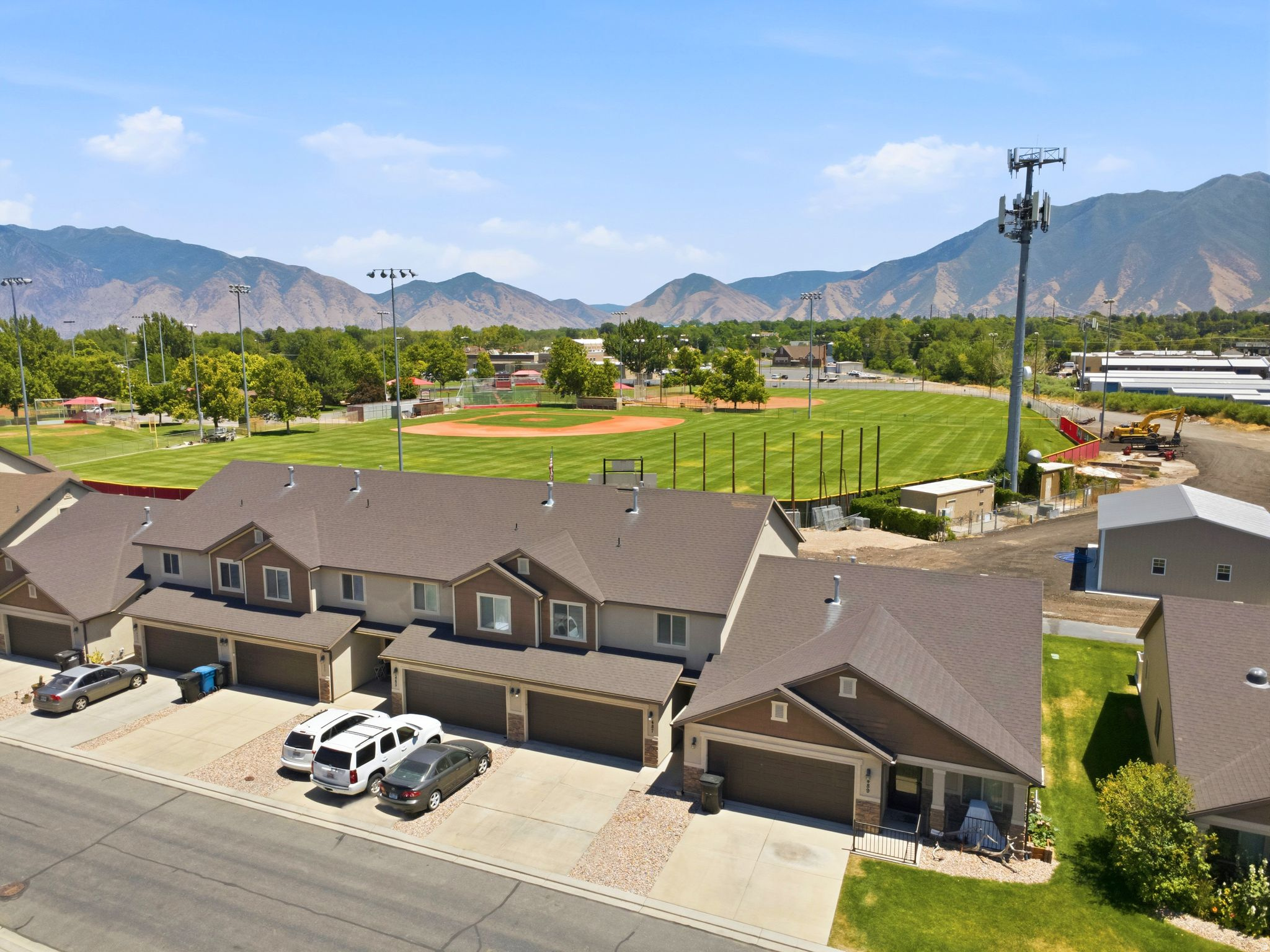 SPANISH TRAILS - Residential