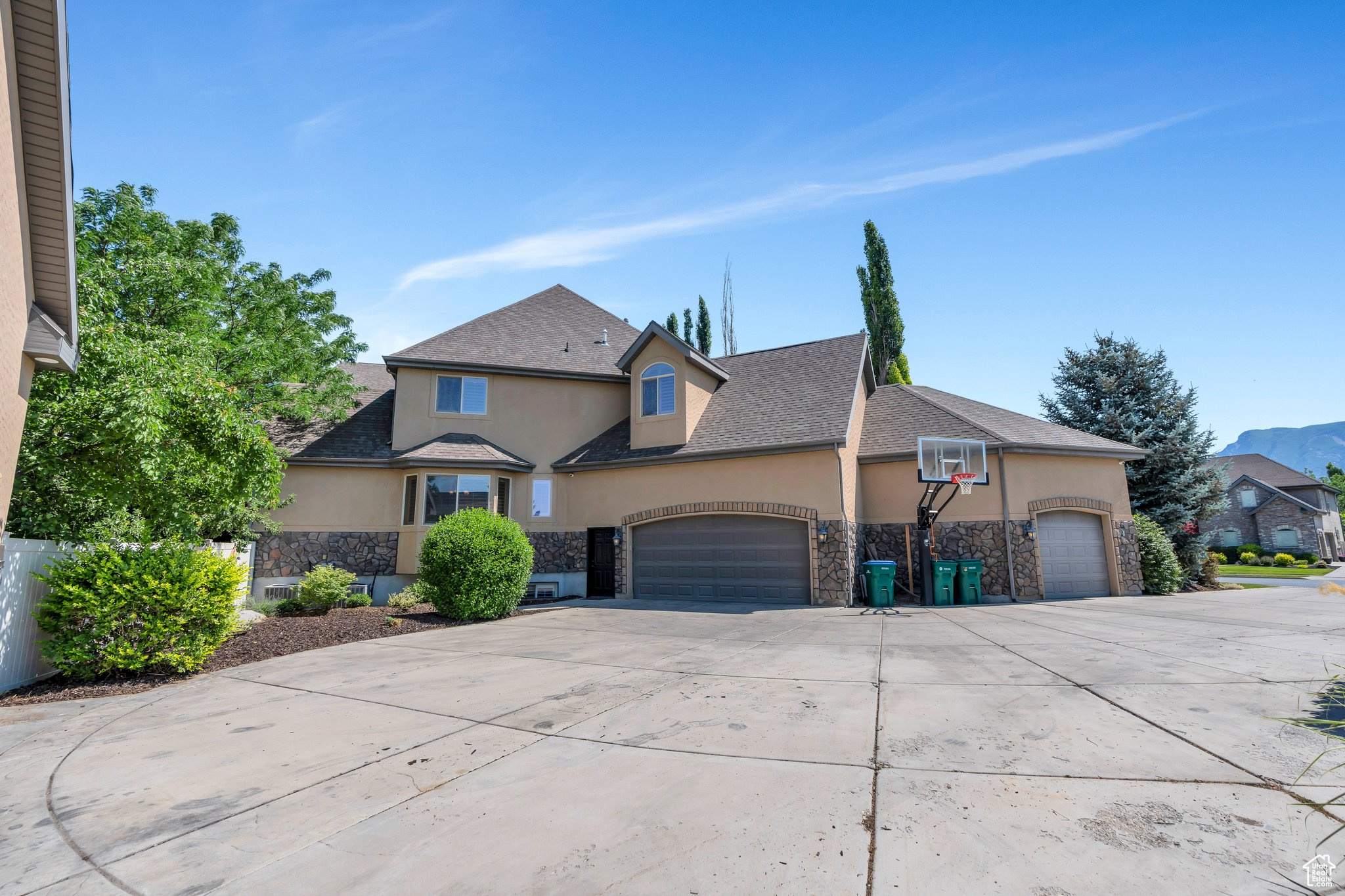 MADISON MEADOWS - Residential
