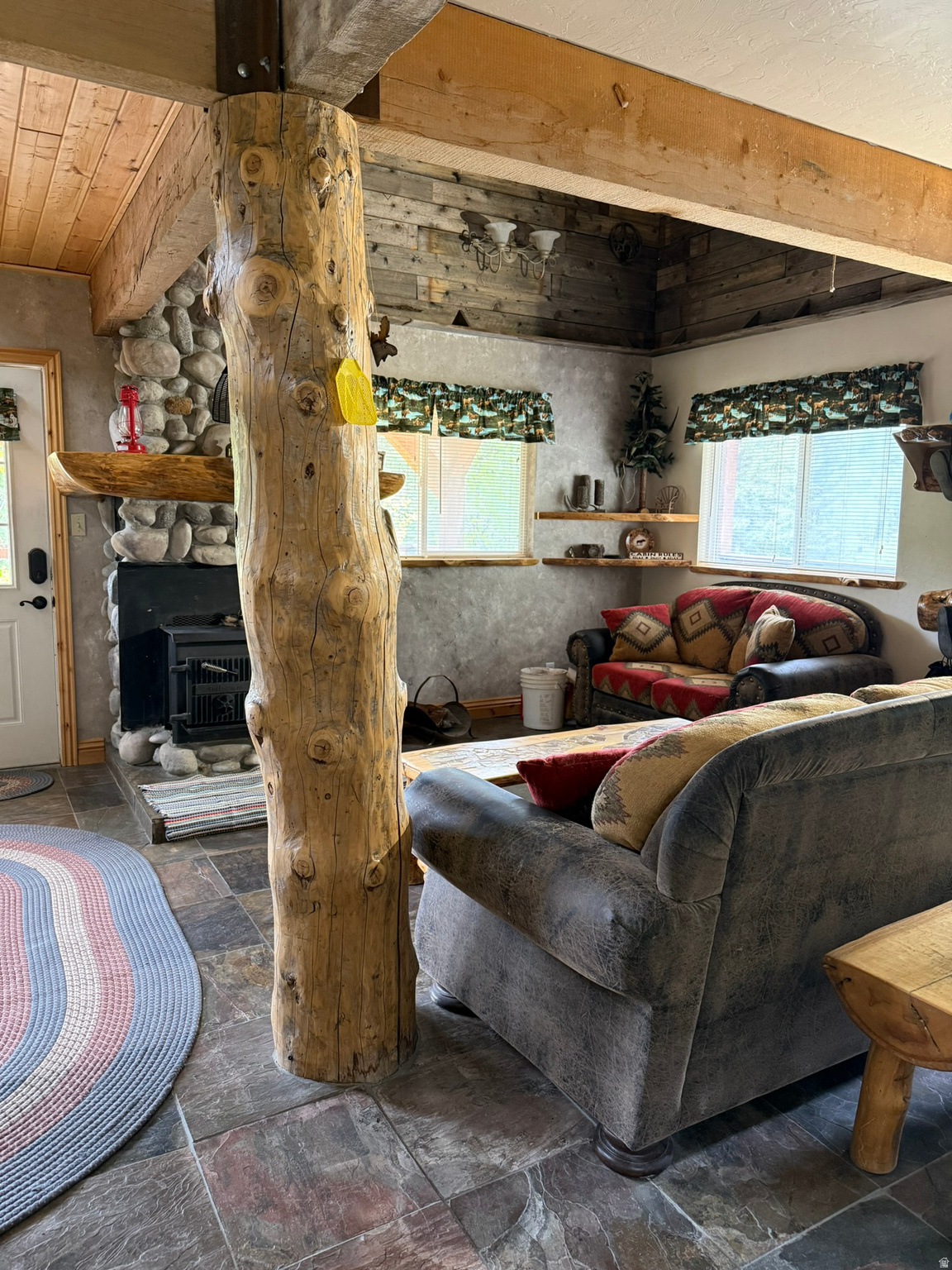 ARGYLE CANYON - Residential